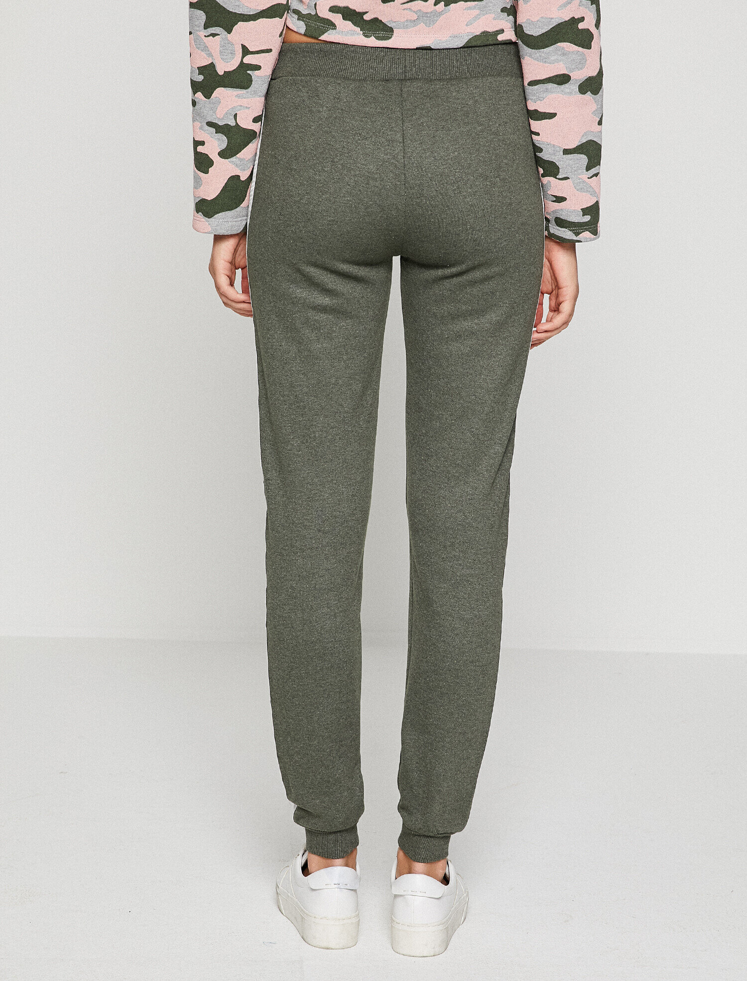   Şeritli Eşofman Altı