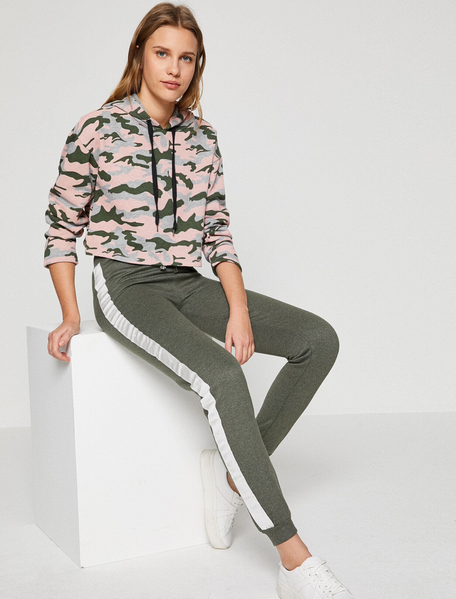   Şeritli Eşofman Altı