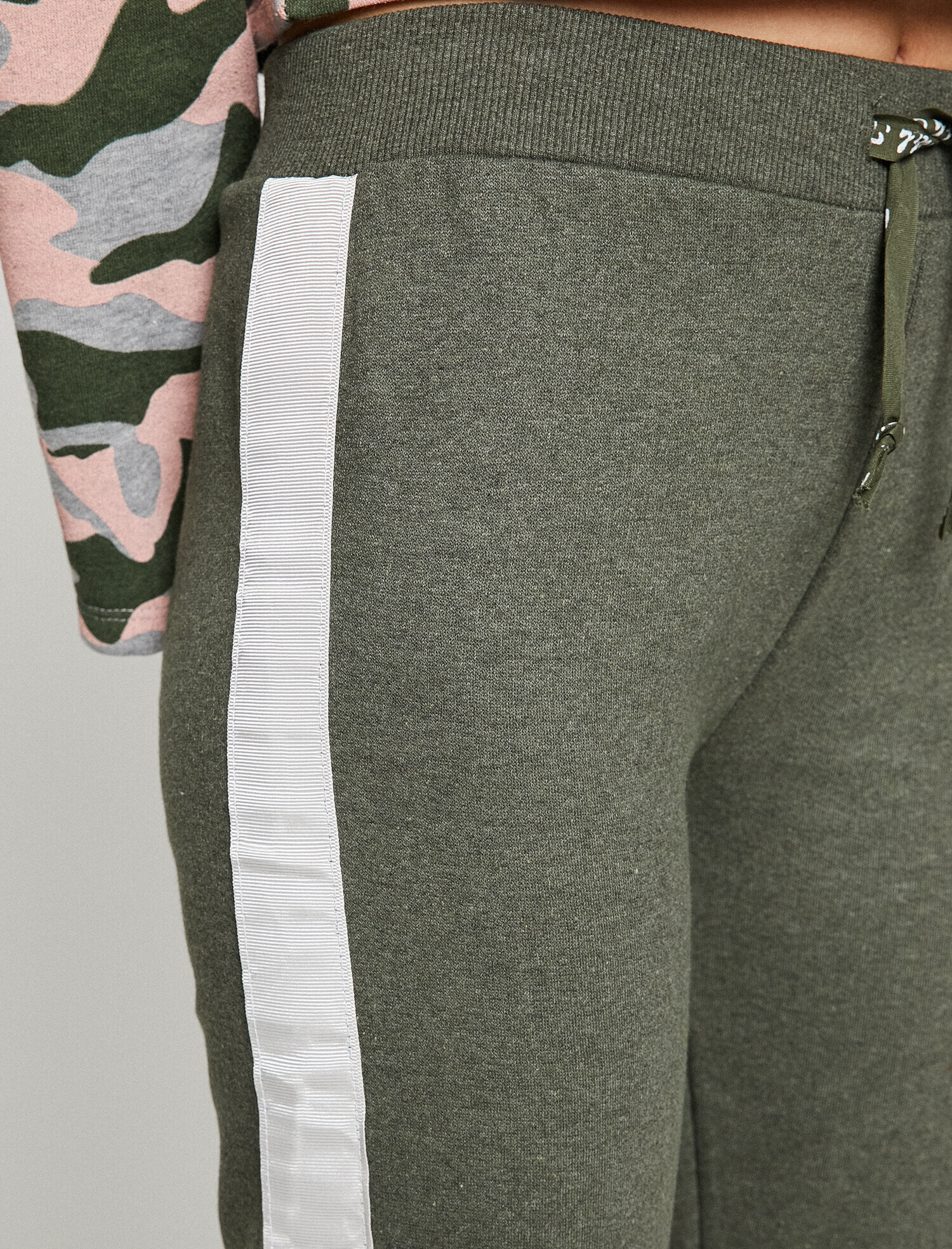   Şeritli Eşofman Altı