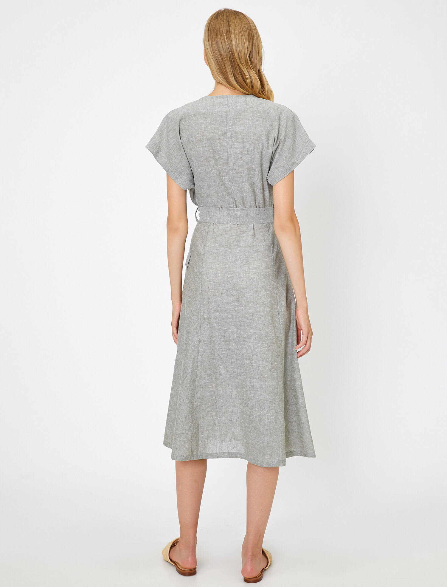   Düğme Detaylı Elbise