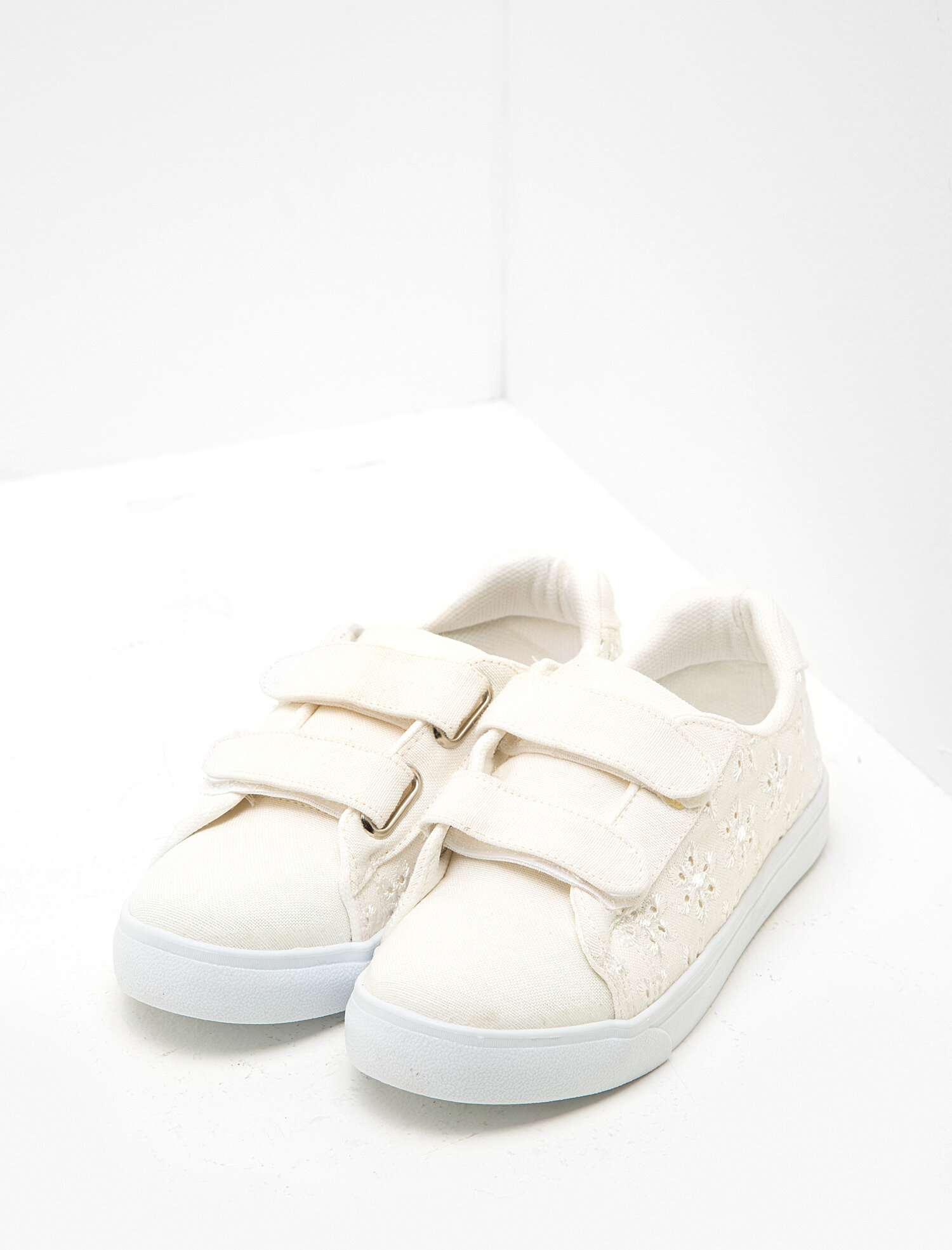  Kız Çocuk Bağcıksız Ayakkabı