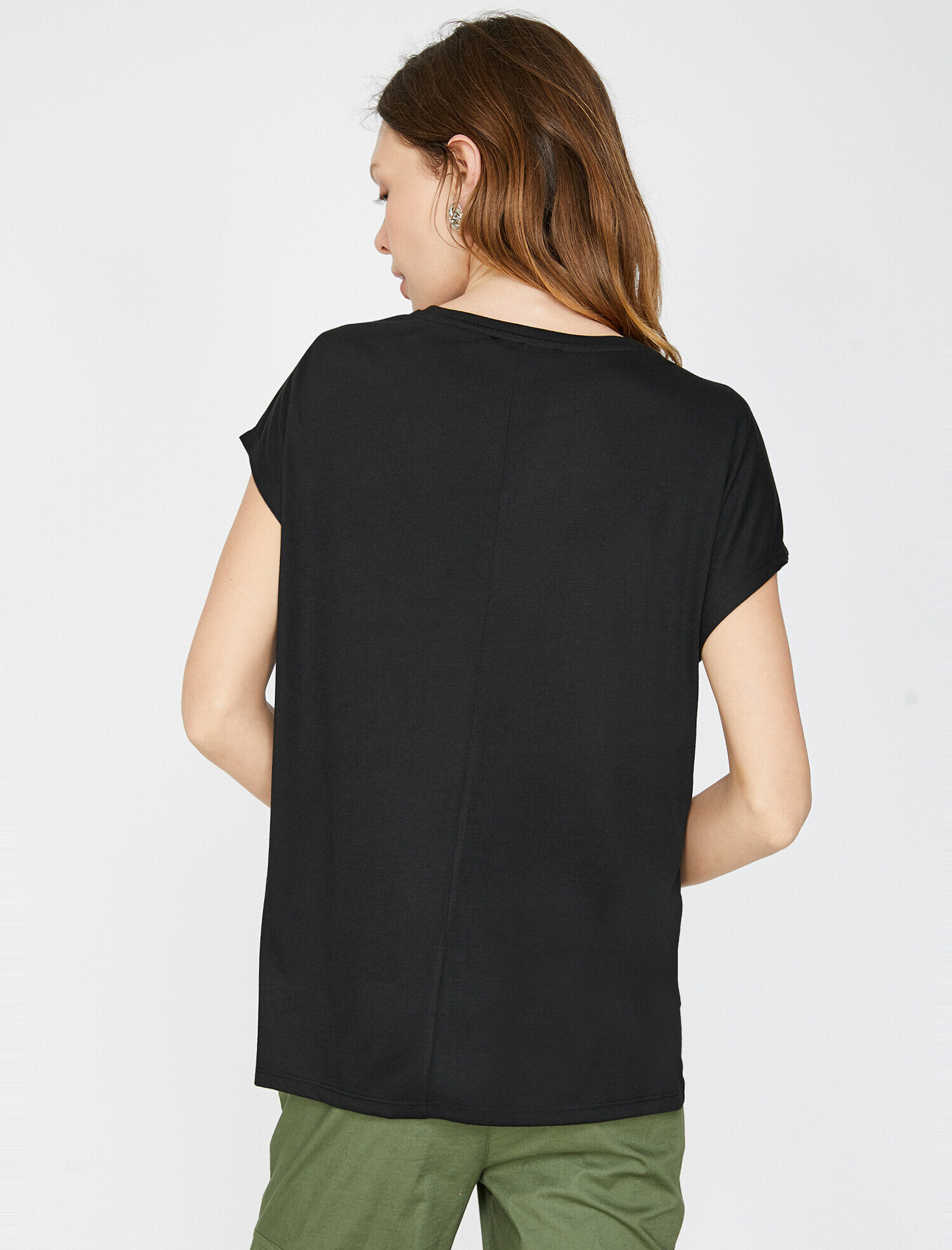   Pul Detaylı Tişört