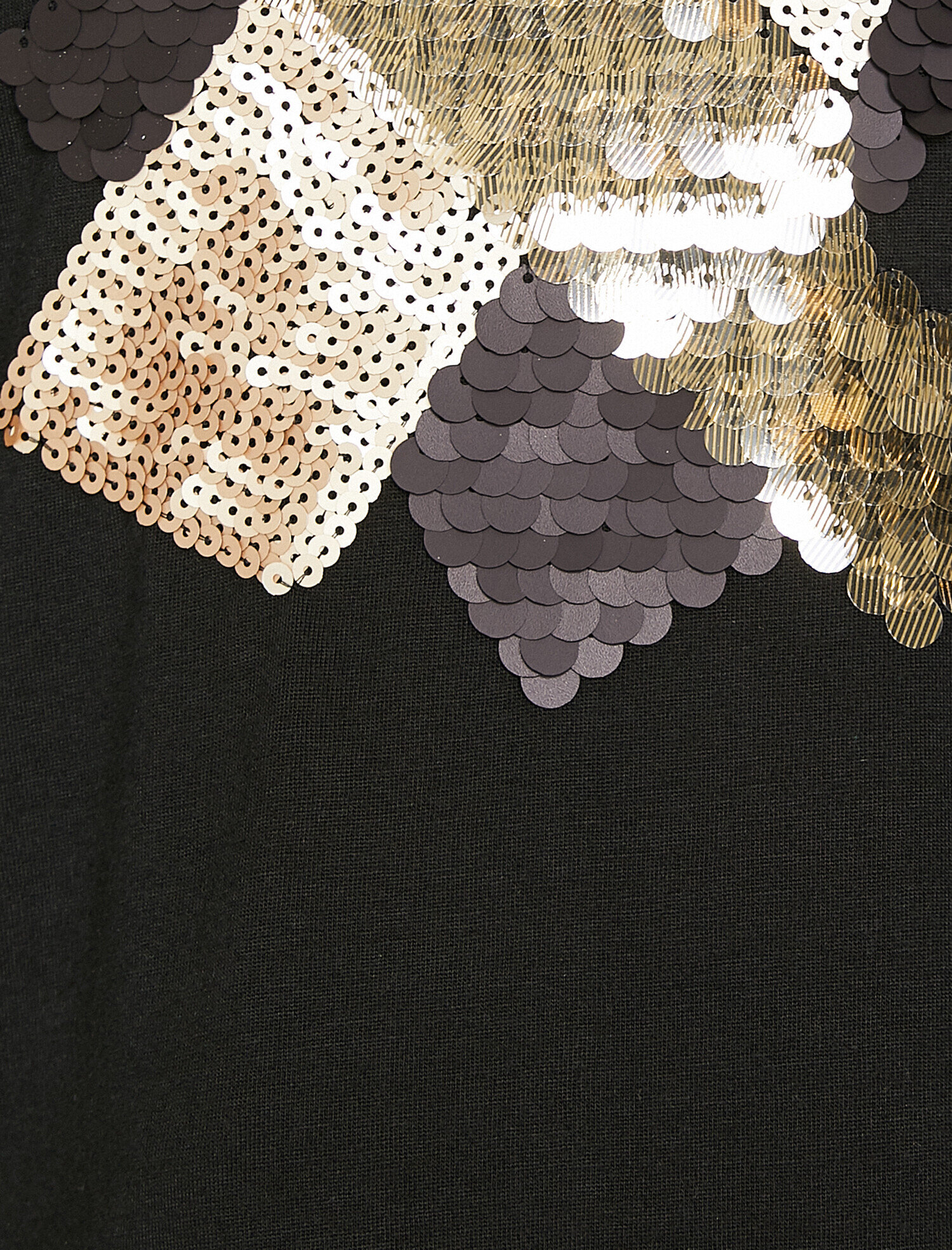   Pul Detaylı Tişört