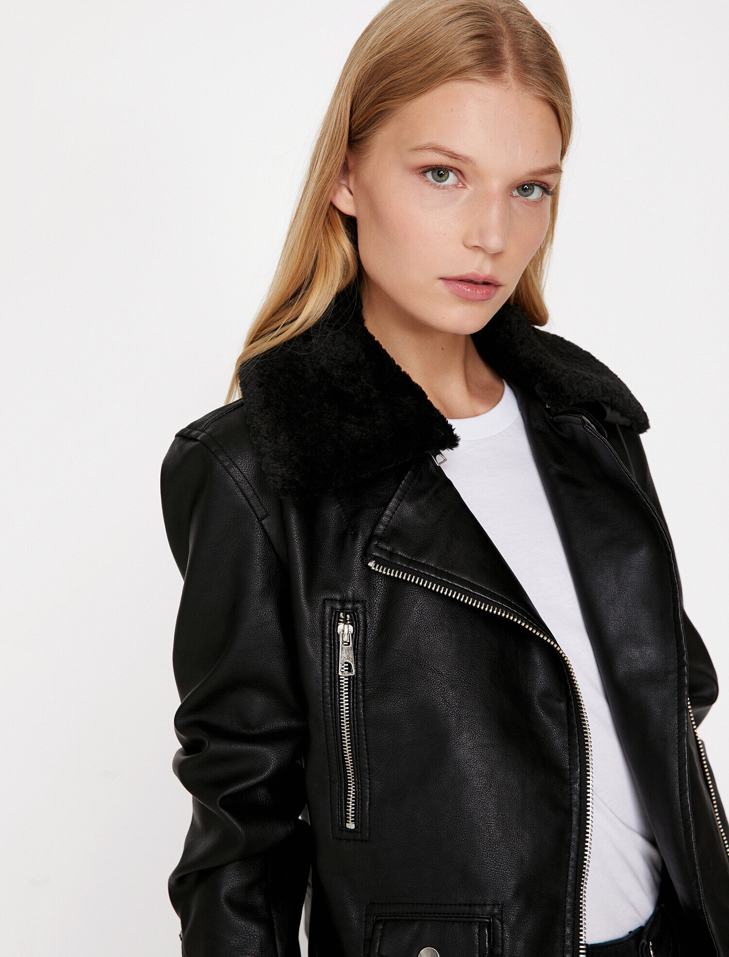   Deri Görünümlü Mont