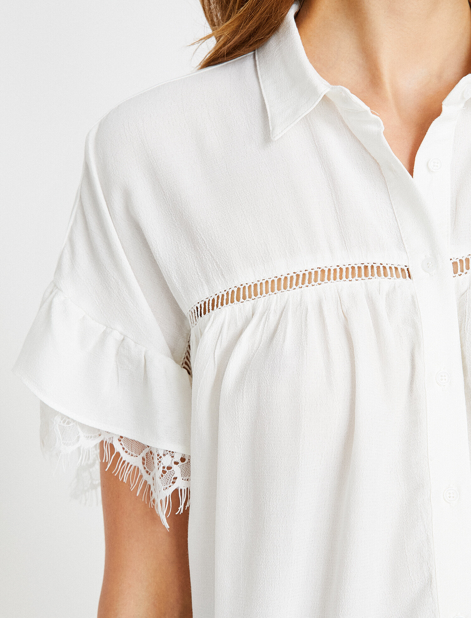   Dantel Detaylı Bluz