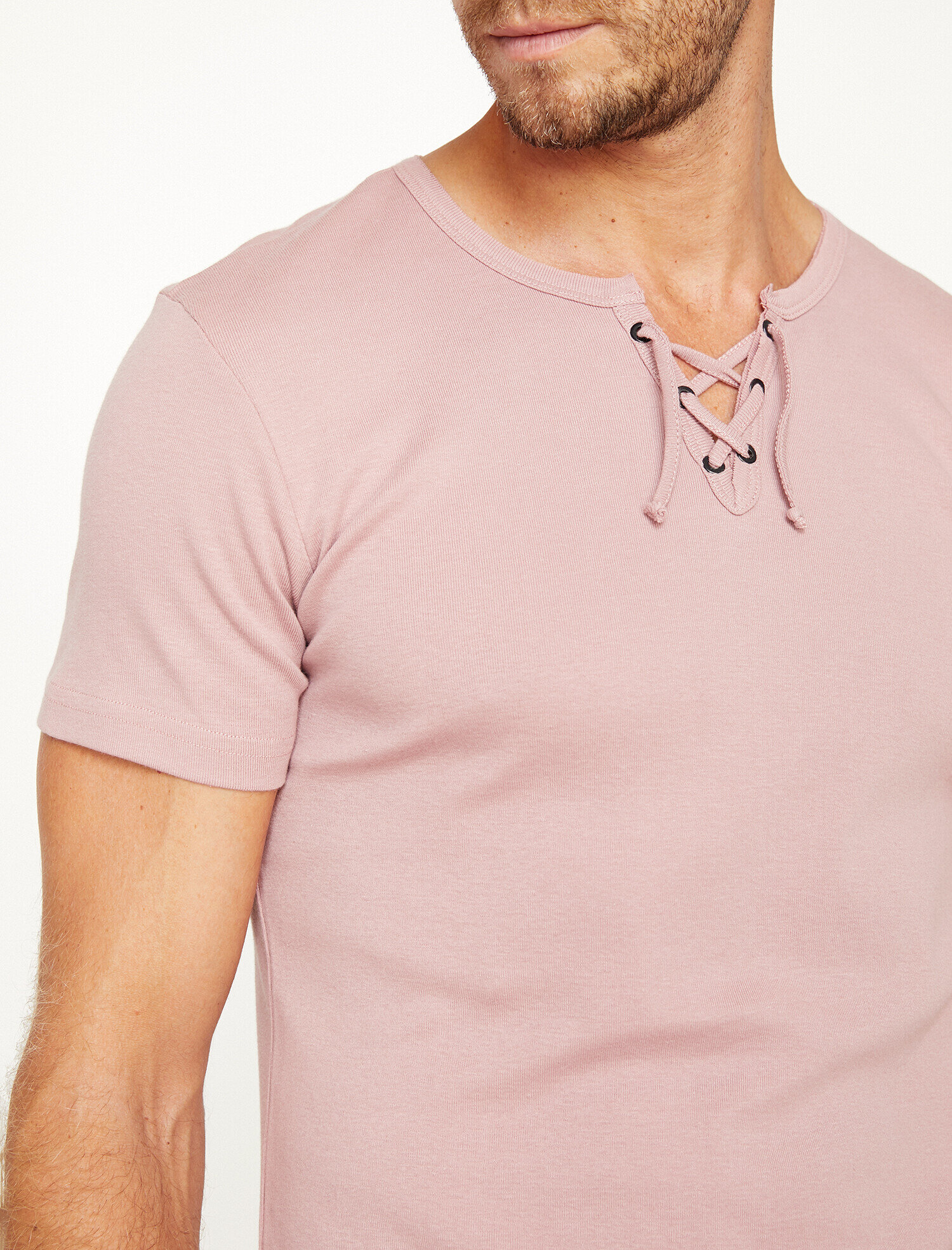   Pamuklu Kısa Kollu Bağcık Yaka Tişört