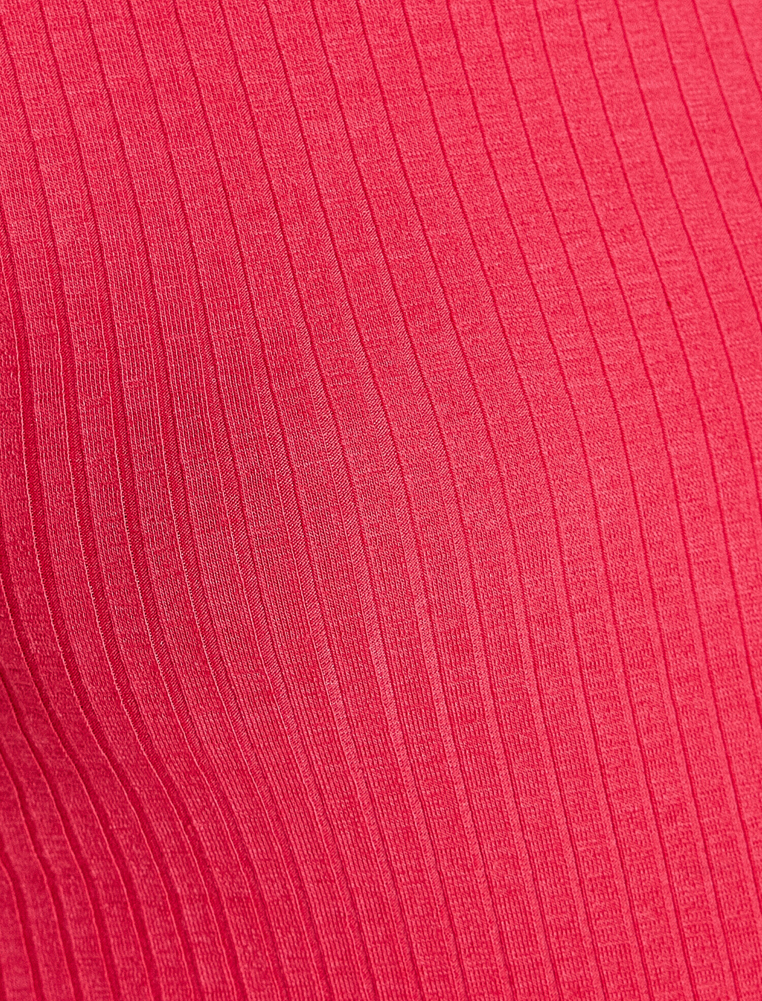   Geniş Yaka Tişört