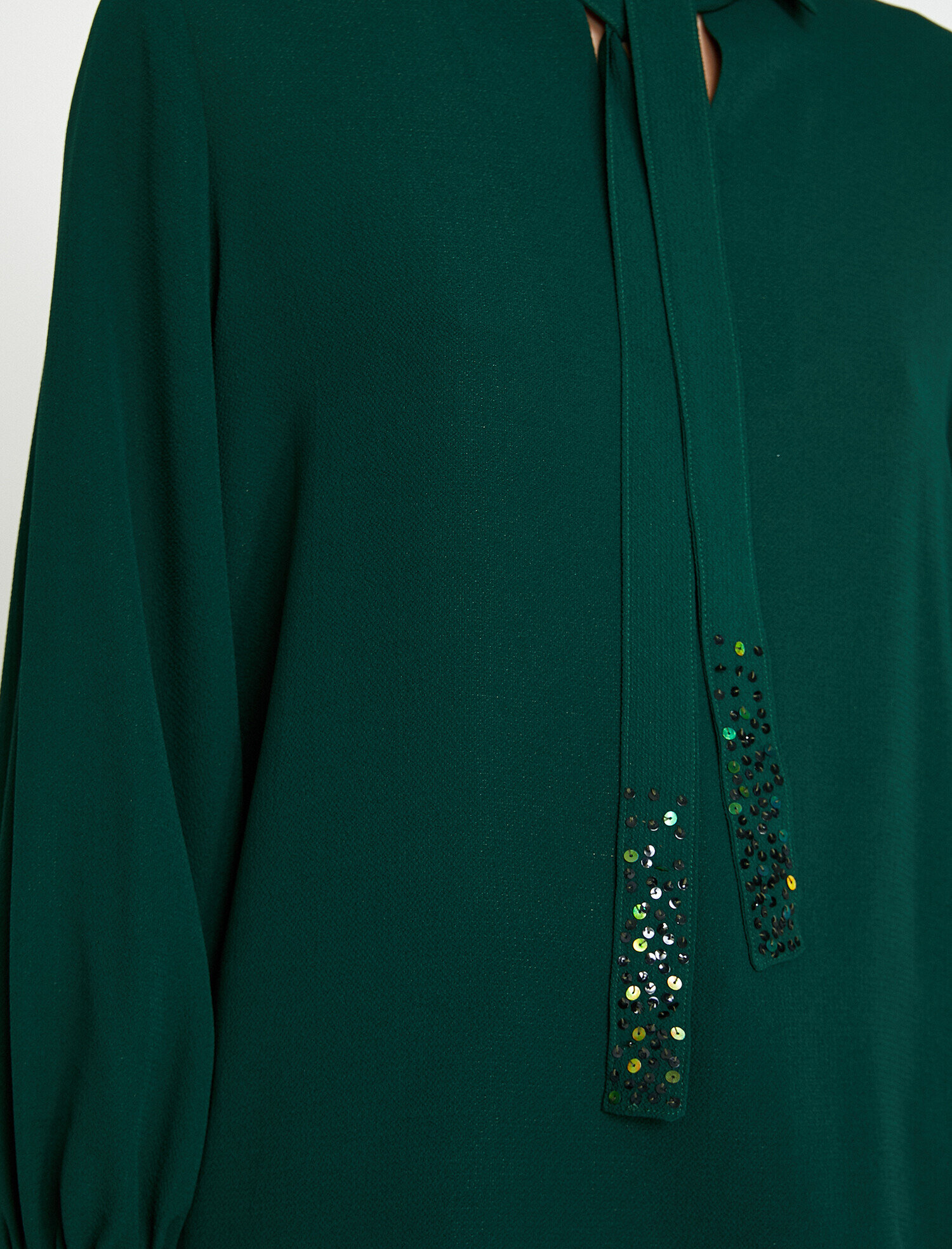   Pul Detaylı Bluz