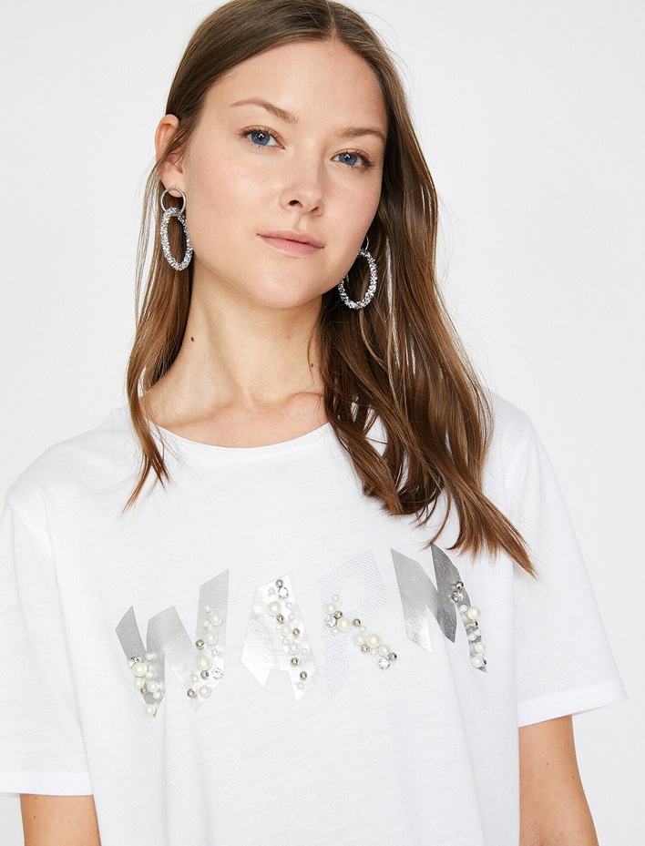  İnci Detaylı Tişört