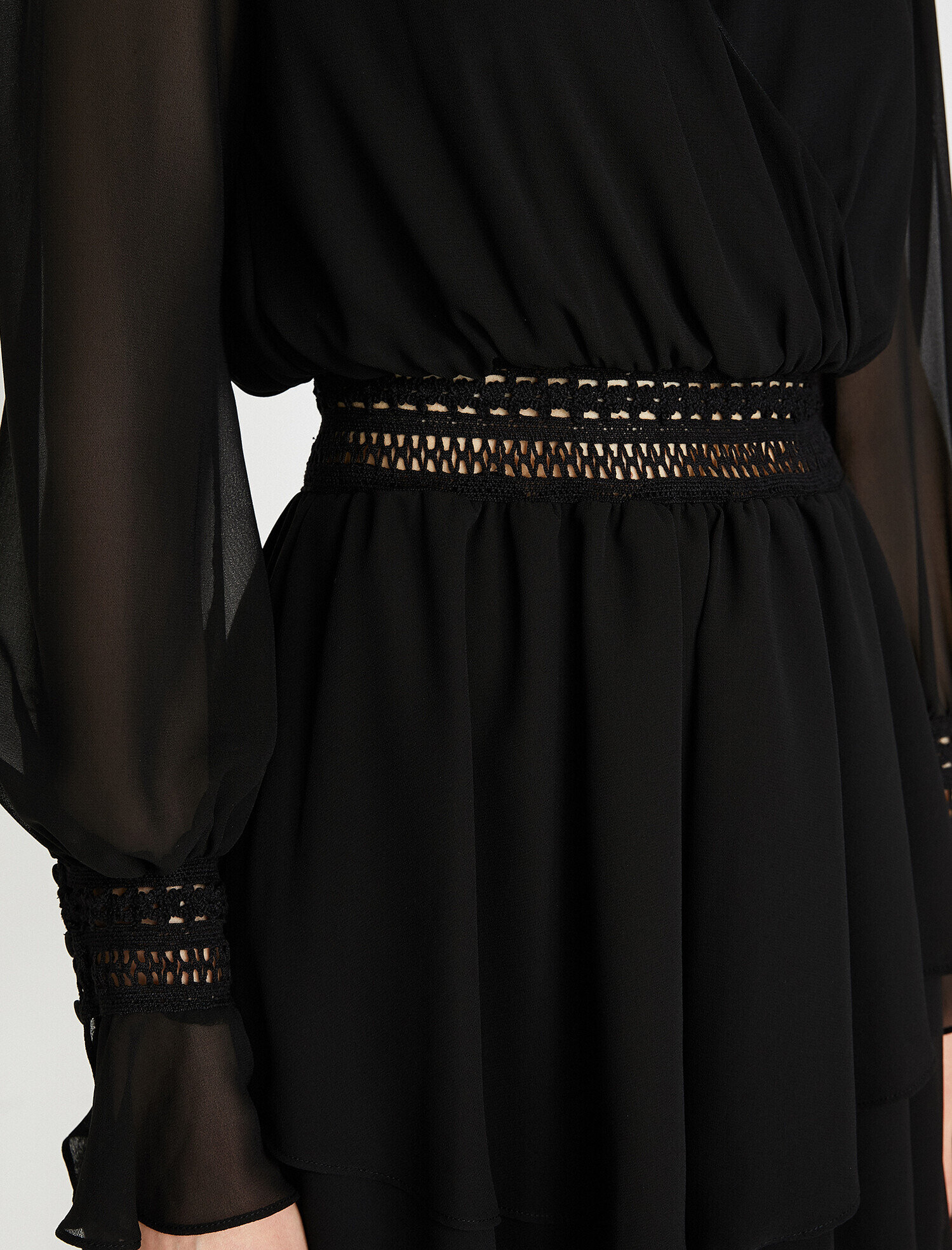   Dantel Detaylı Elbise