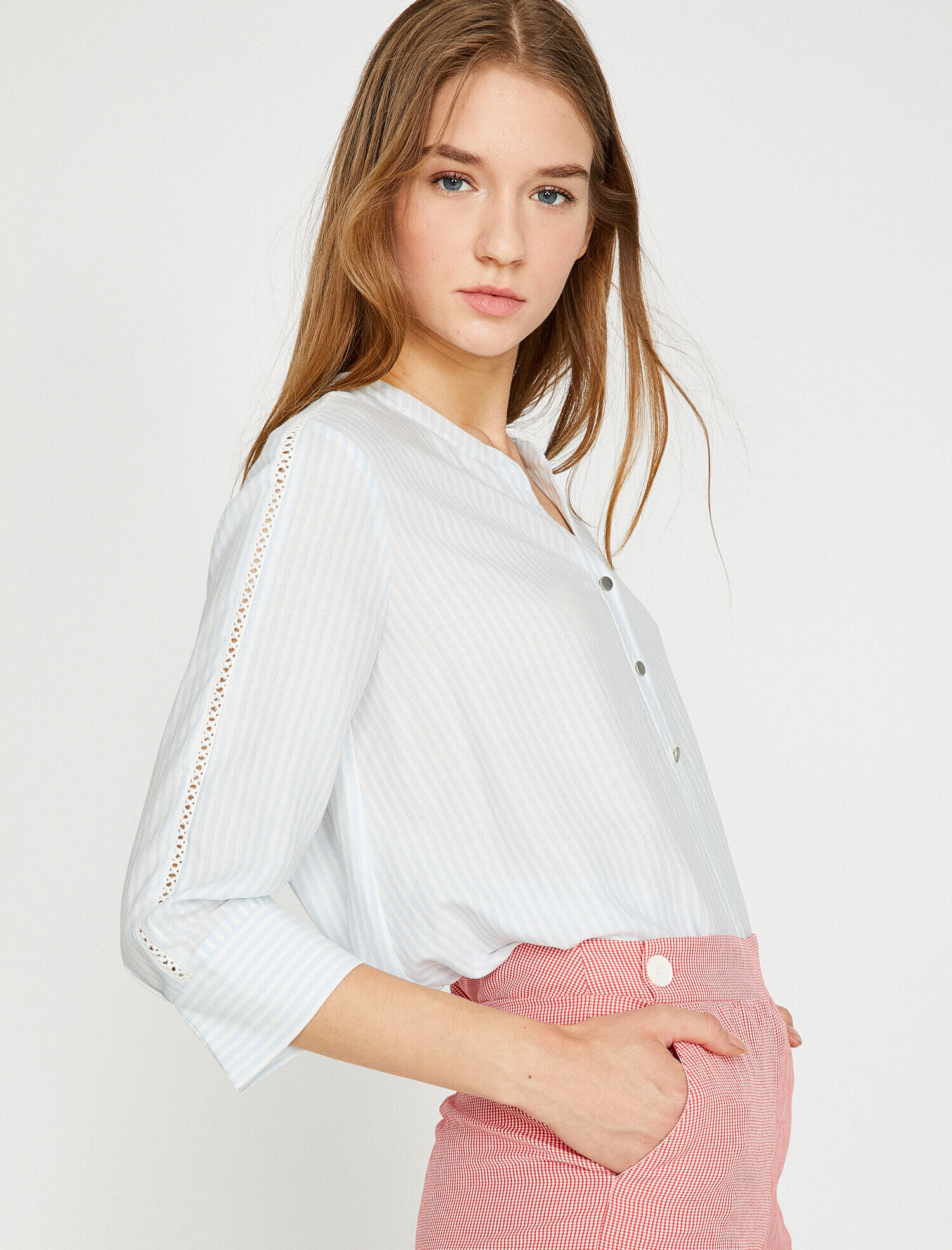   Dantel Detaylı Bluz