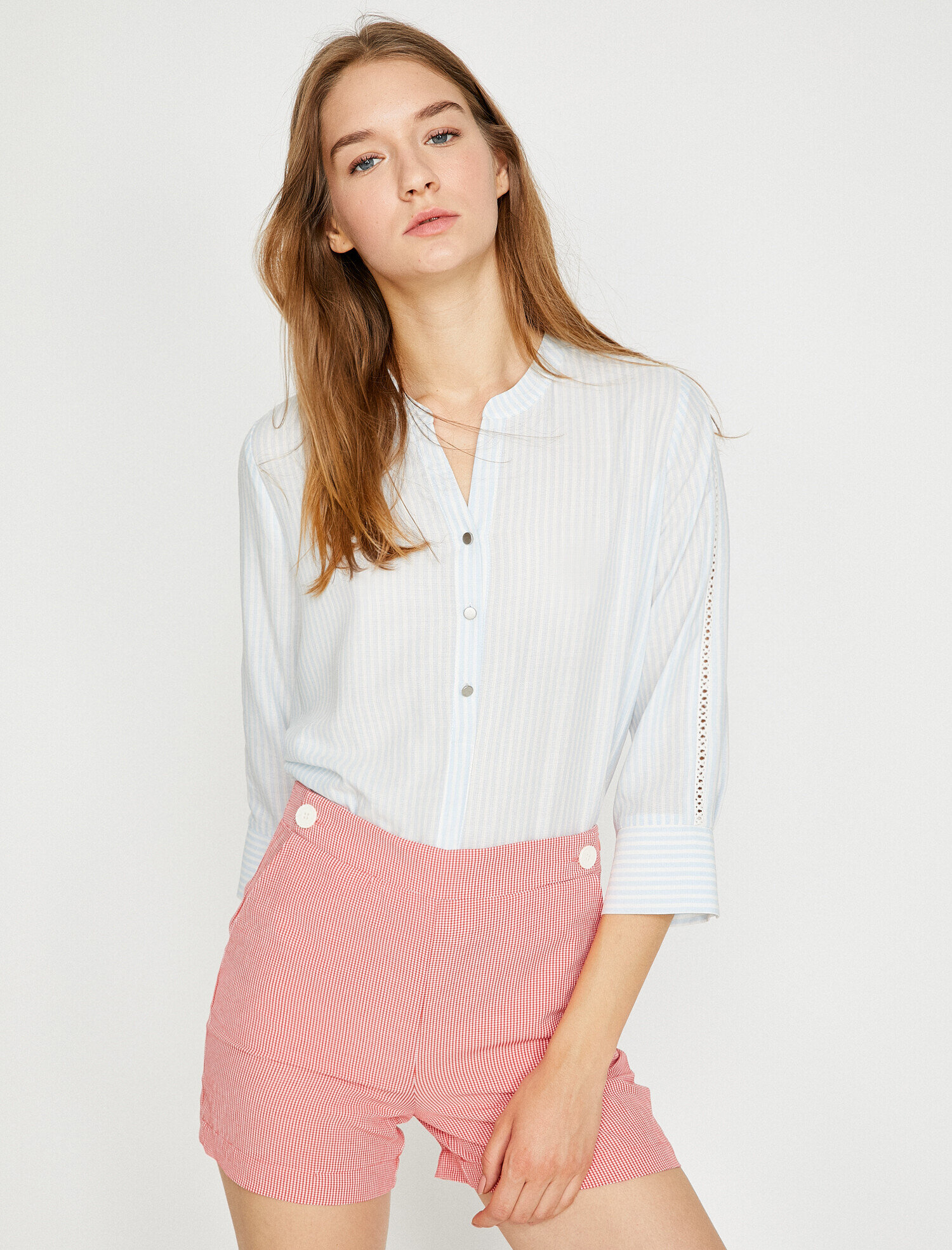   Dantel Detaylı Bluz