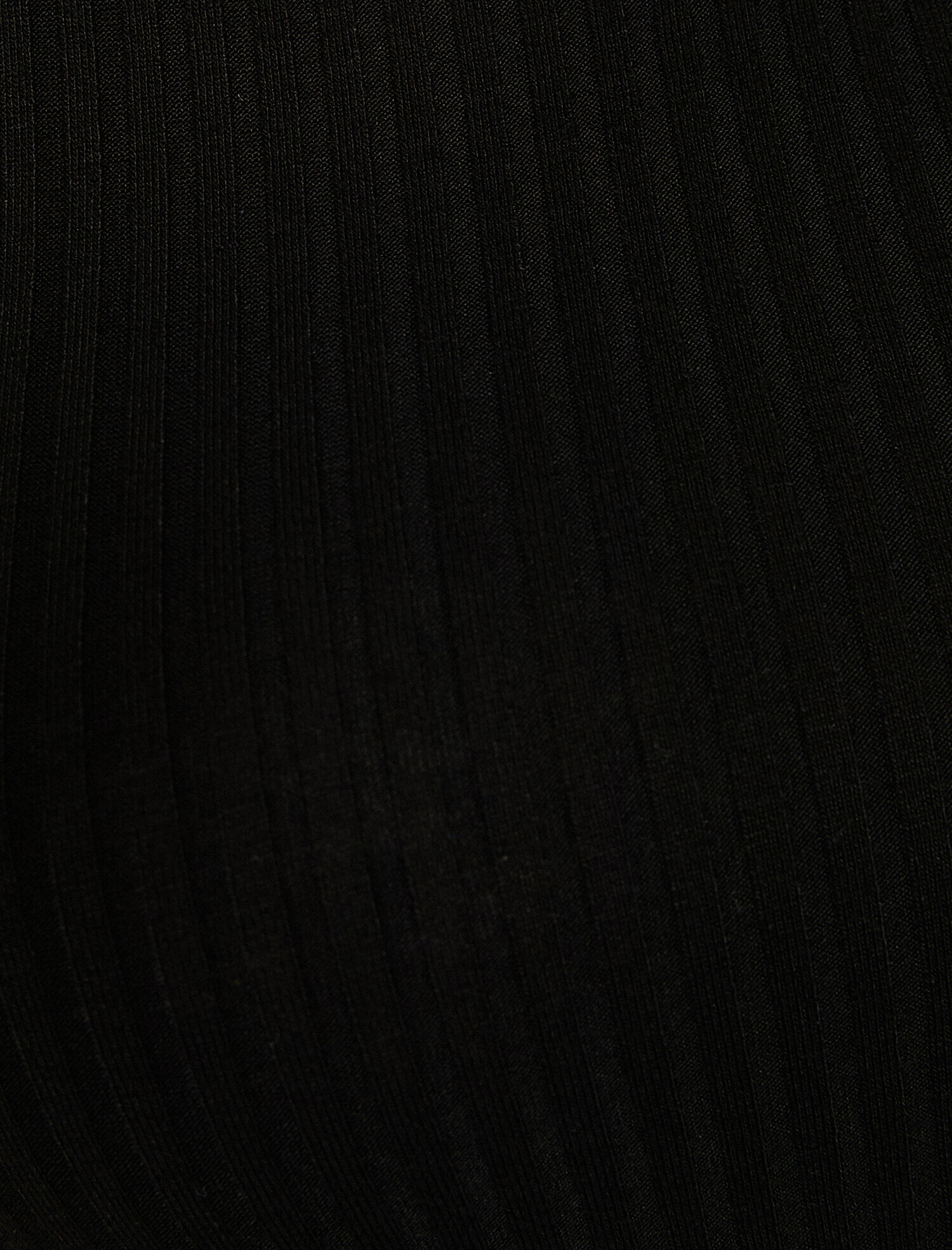   Yaka Detaylı Tişört