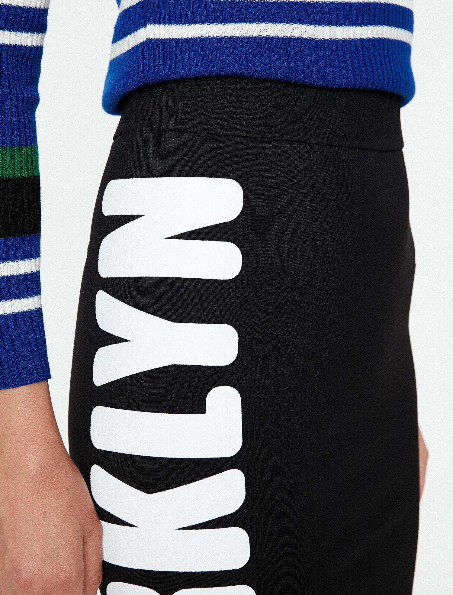   Yazılı Baskılı Etek