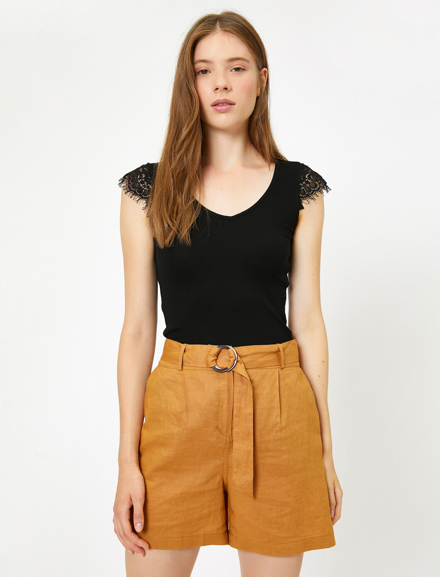   Dantel Detaylı Tişört