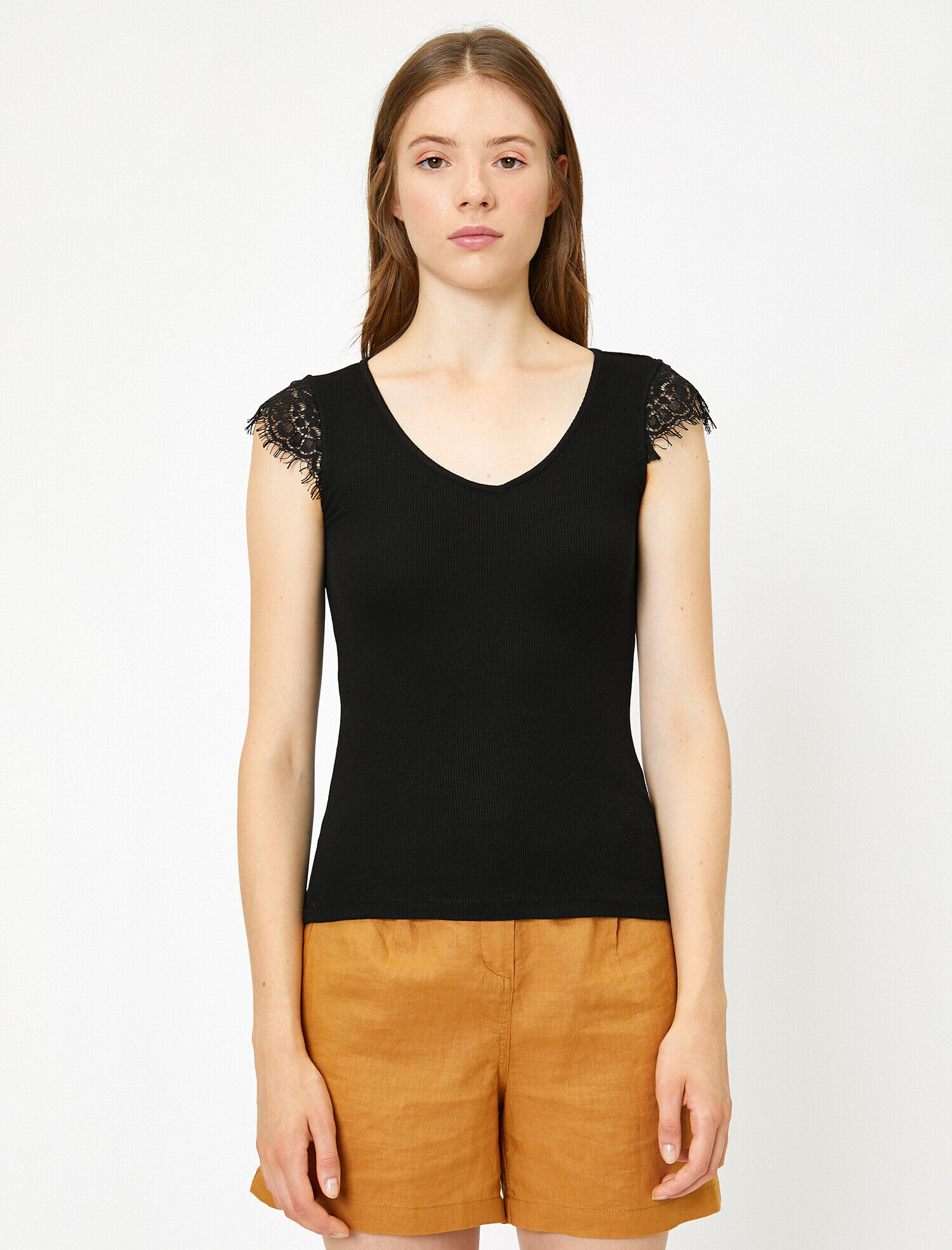   Dantel Detaylı Tişört