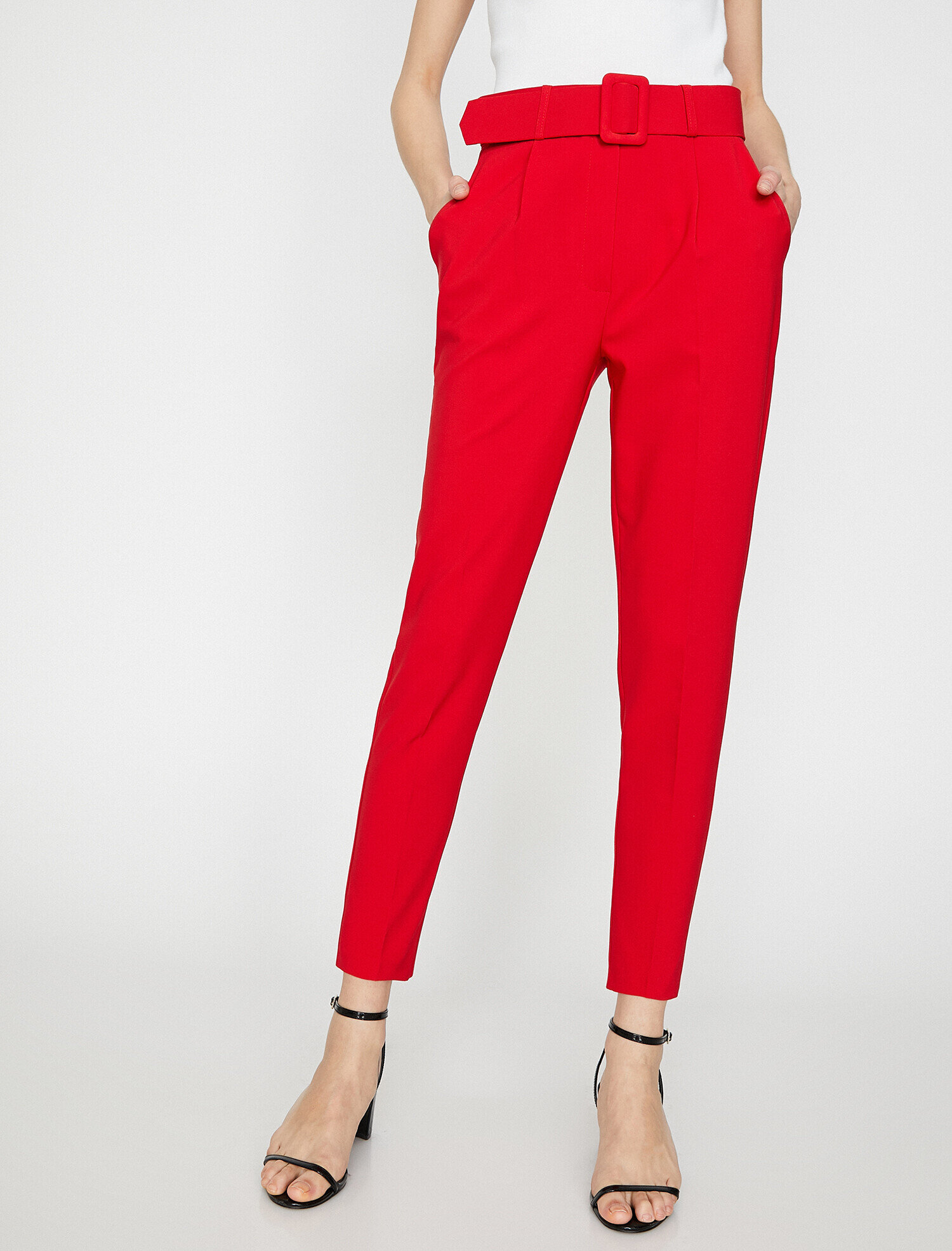   Kemer Detaylı Pantolon