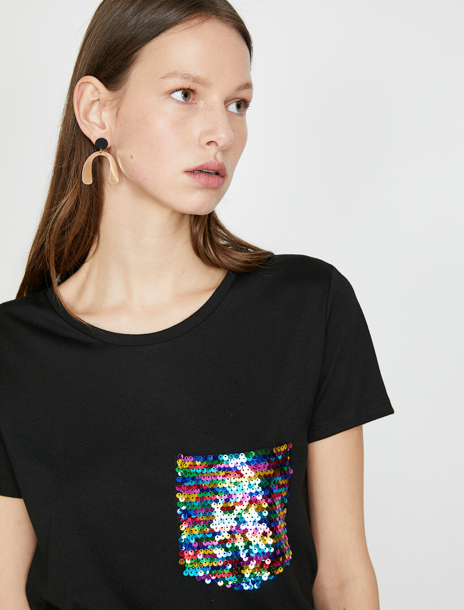 Pul Detaylı Tişört