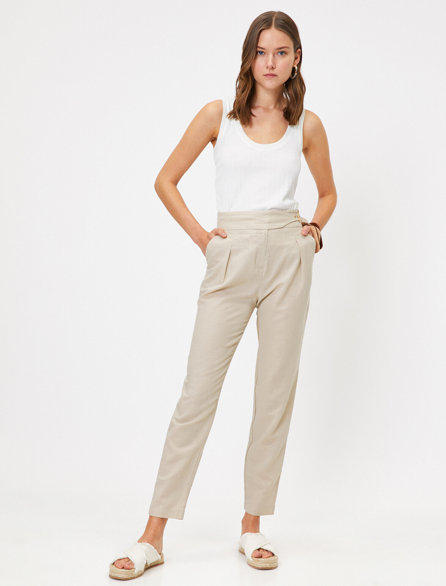   Kemer Detaylı Pantolon