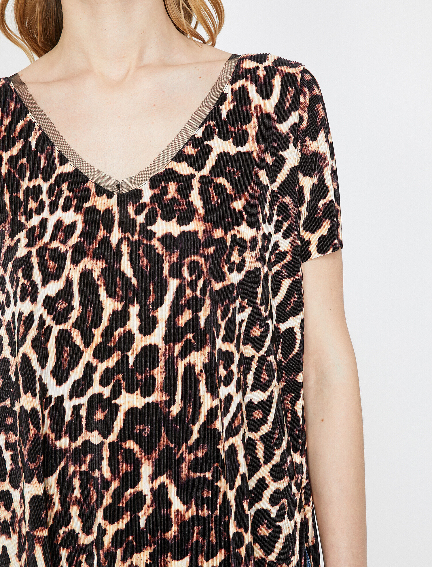   Leopar Desenli Tişört