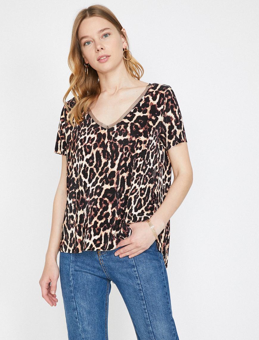   Leopar Desenli Tişört