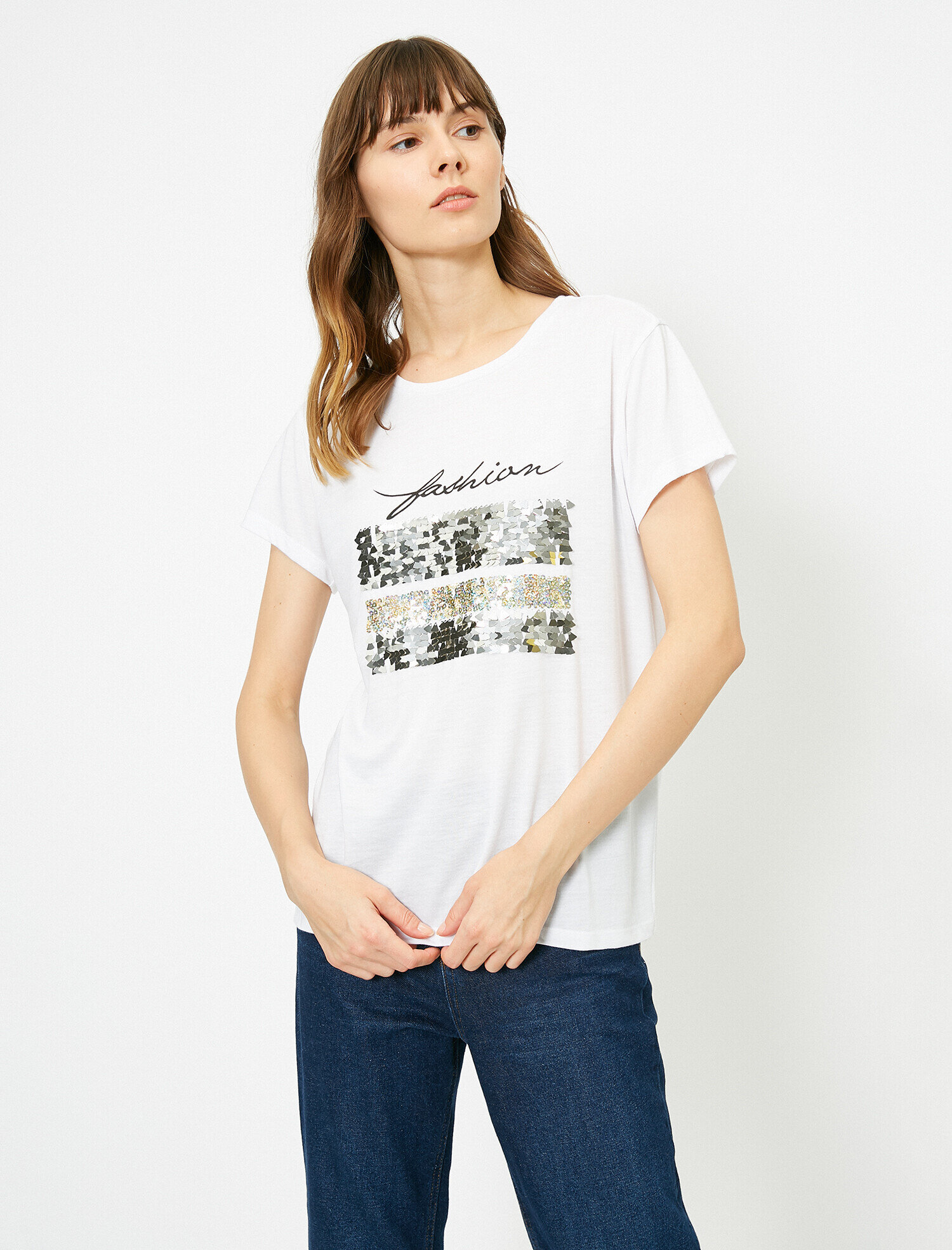   Pul Payet Detaylı Standart Kalıp Bisiklet Yaka Tişört