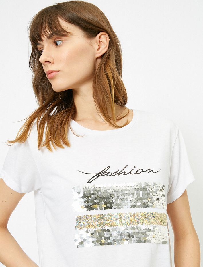  Pul Payet Detaylı Standart Kalıp Bisiklet Yaka Tişört