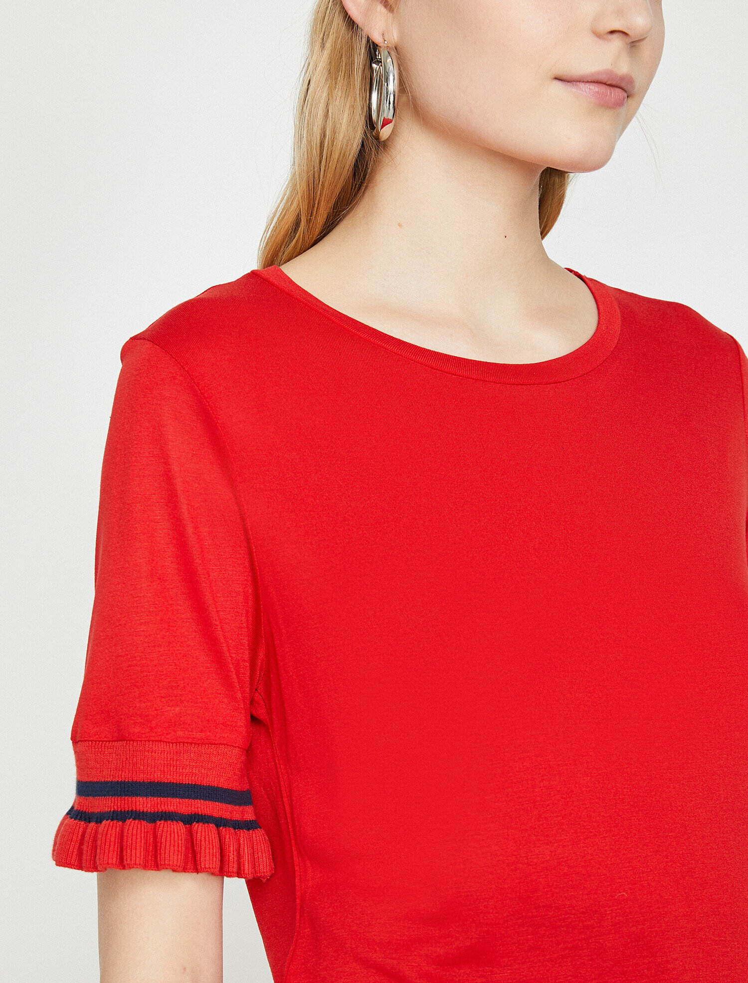   Kol Detaylı Tişört