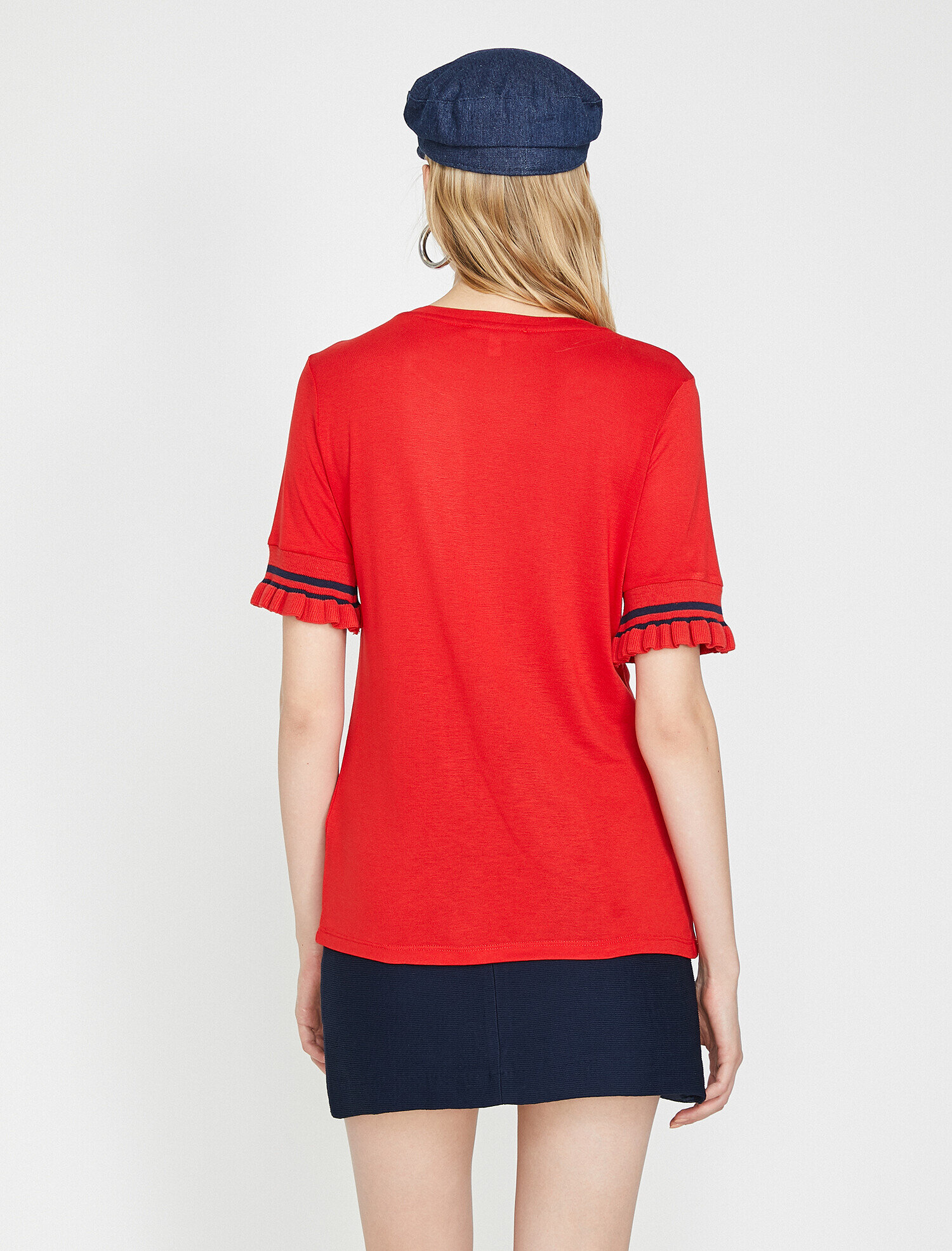   Kol Detaylı Tişört