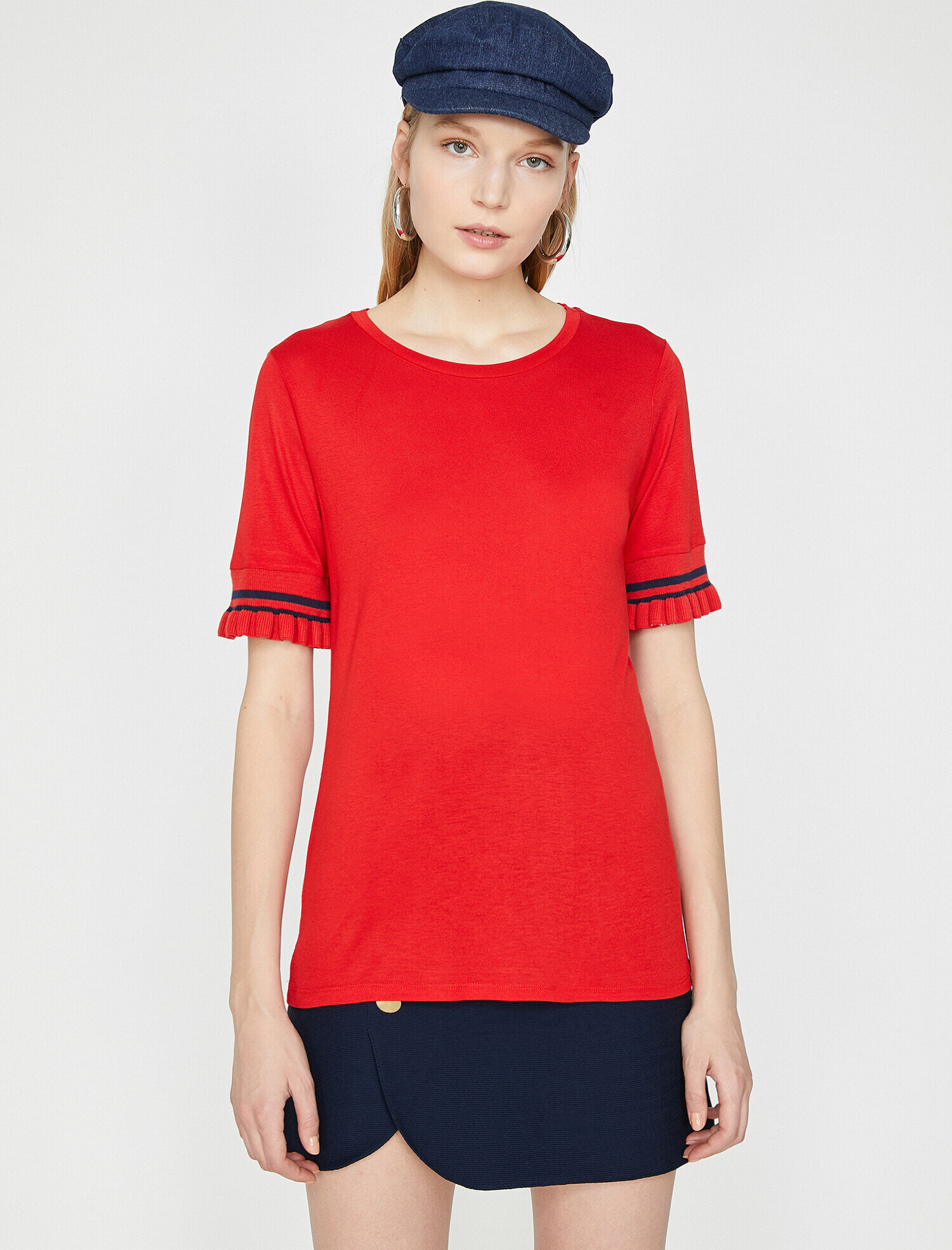   Kol Detaylı Tişört