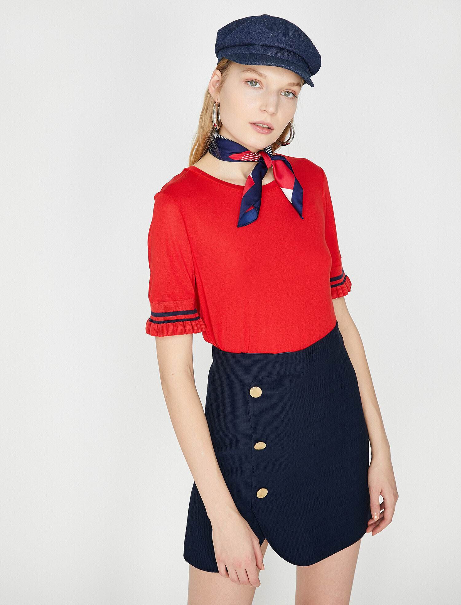   Kol Detaylı Tişört