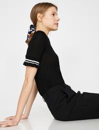 Kol Detaylı Tişört