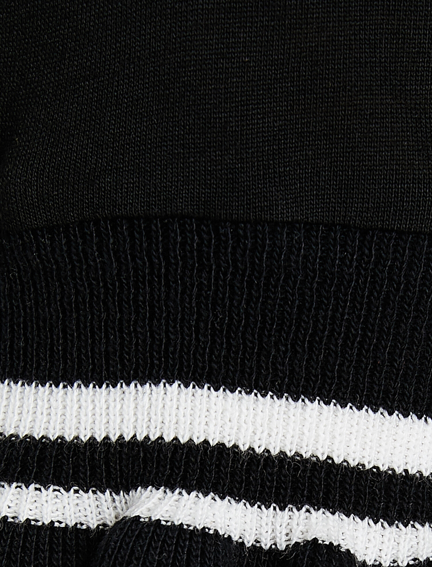   Kol Detaylı Tişört