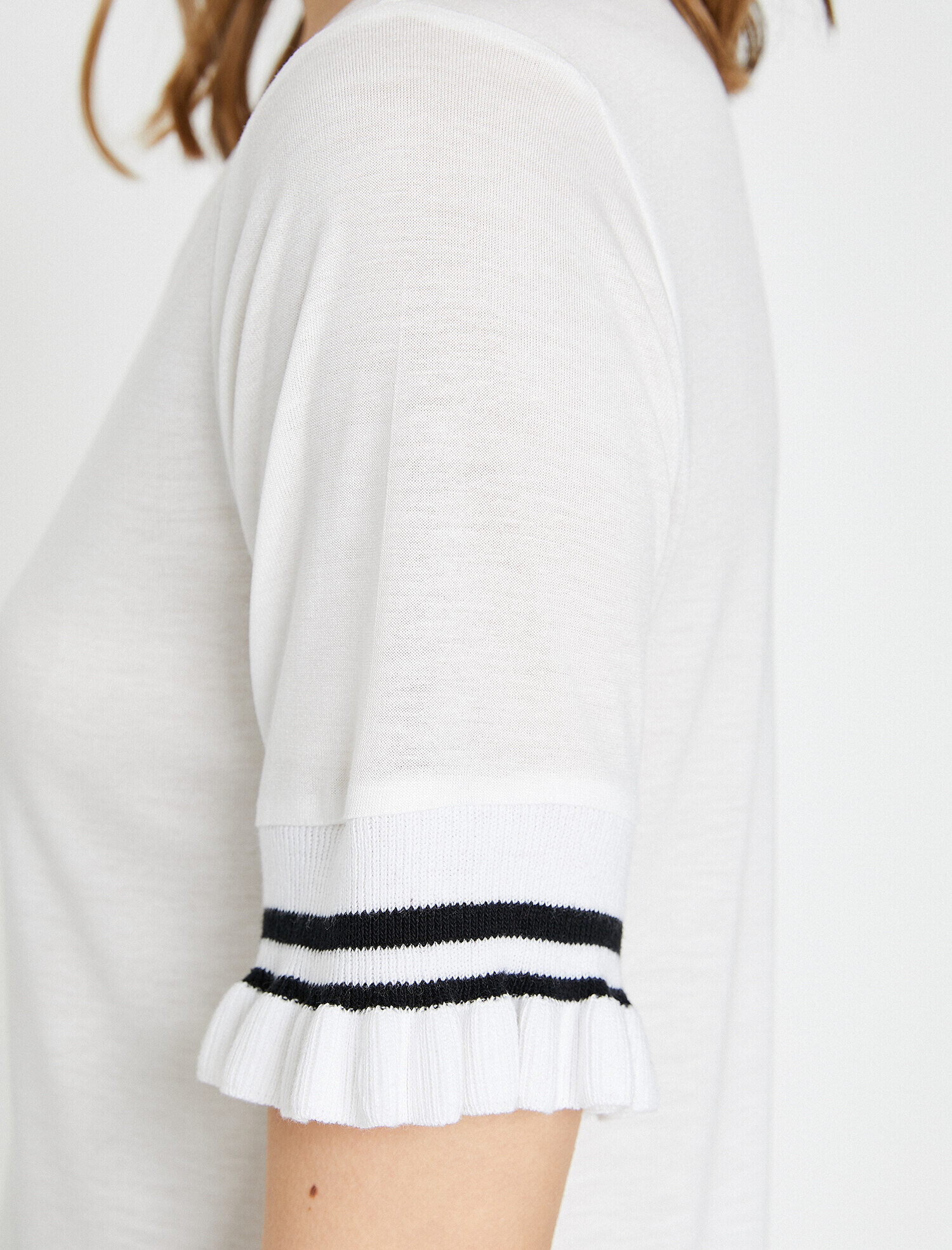   Kol Detaylı Tişört