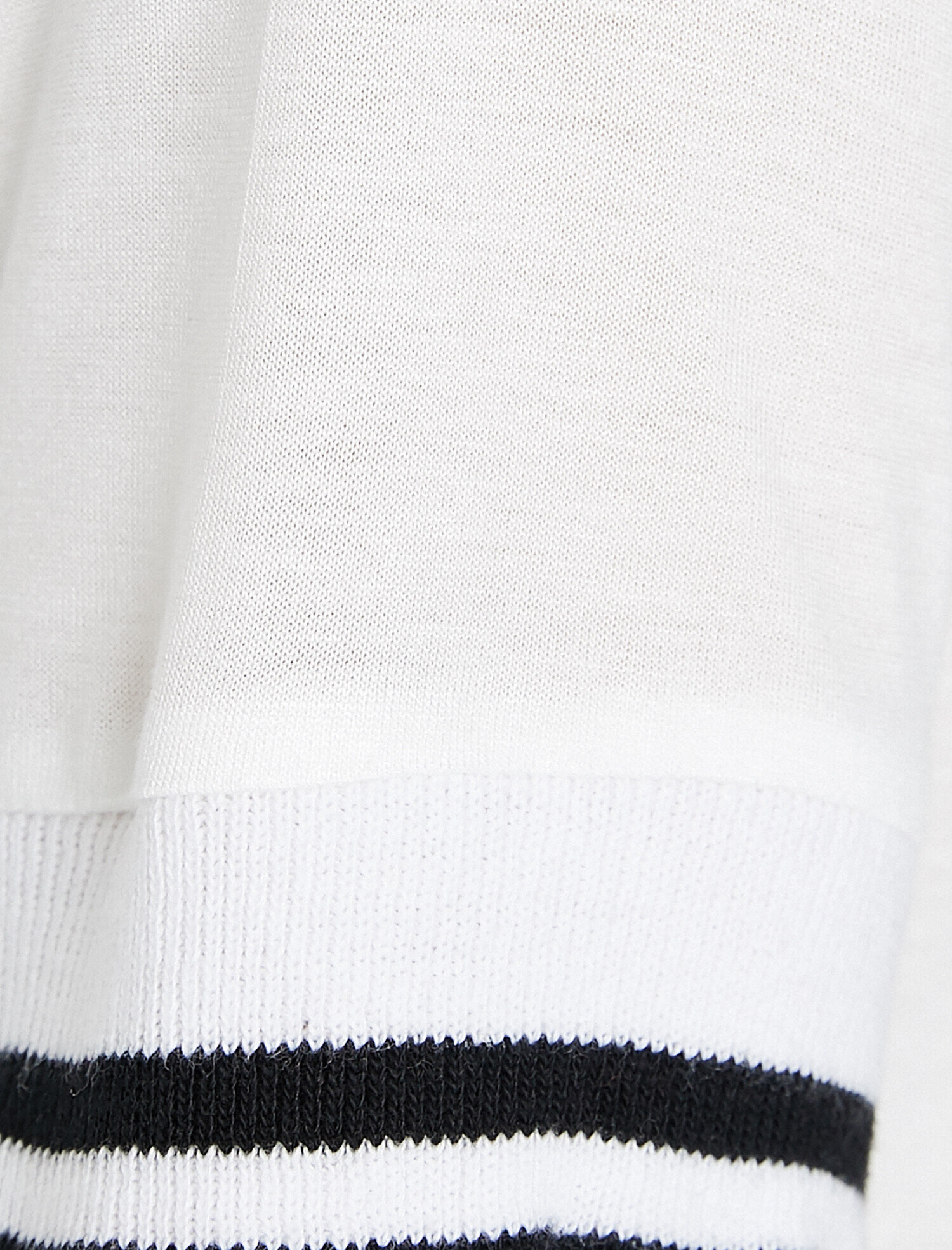   Kol Detaylı Tişört