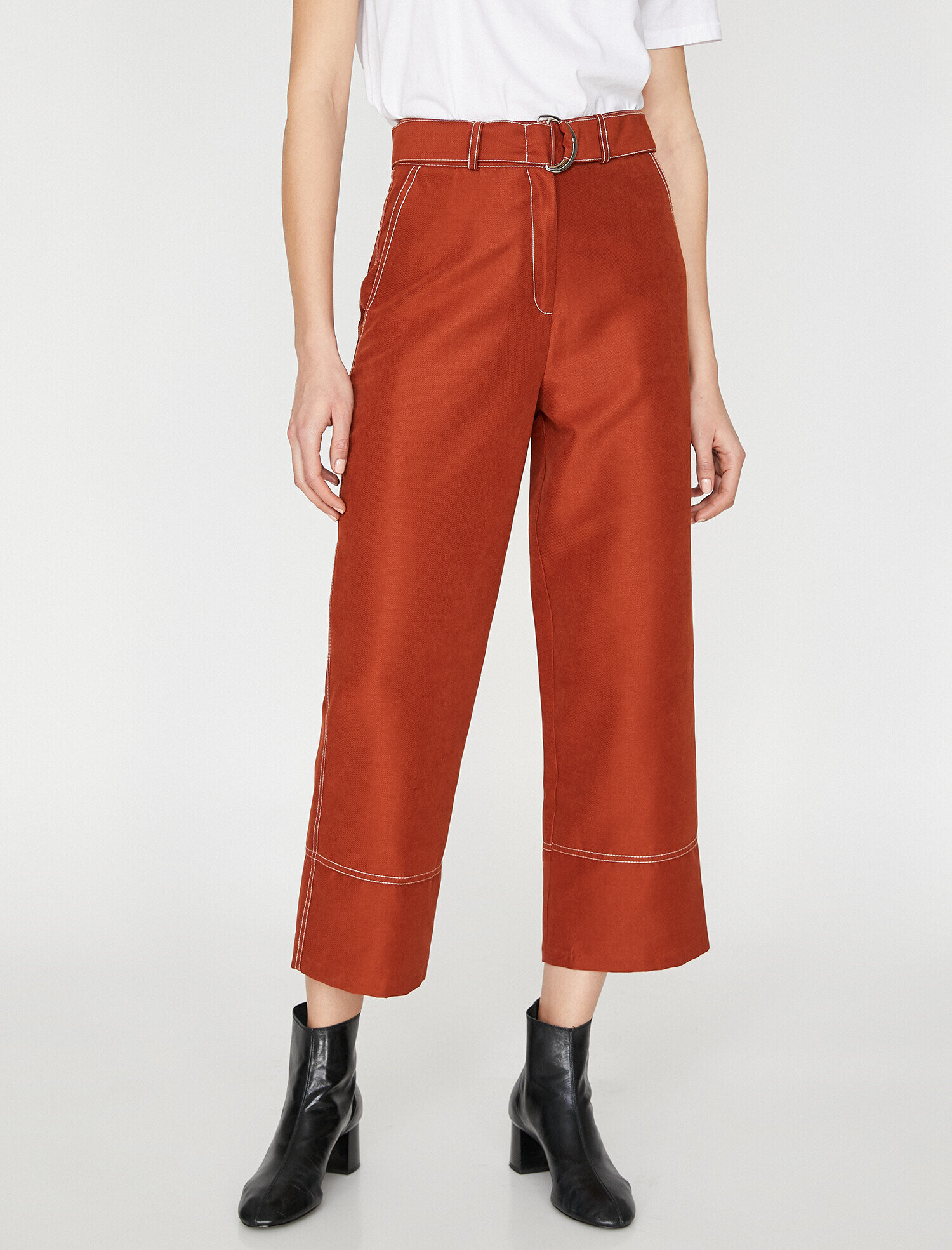   Kemer Detaylı Pantolon