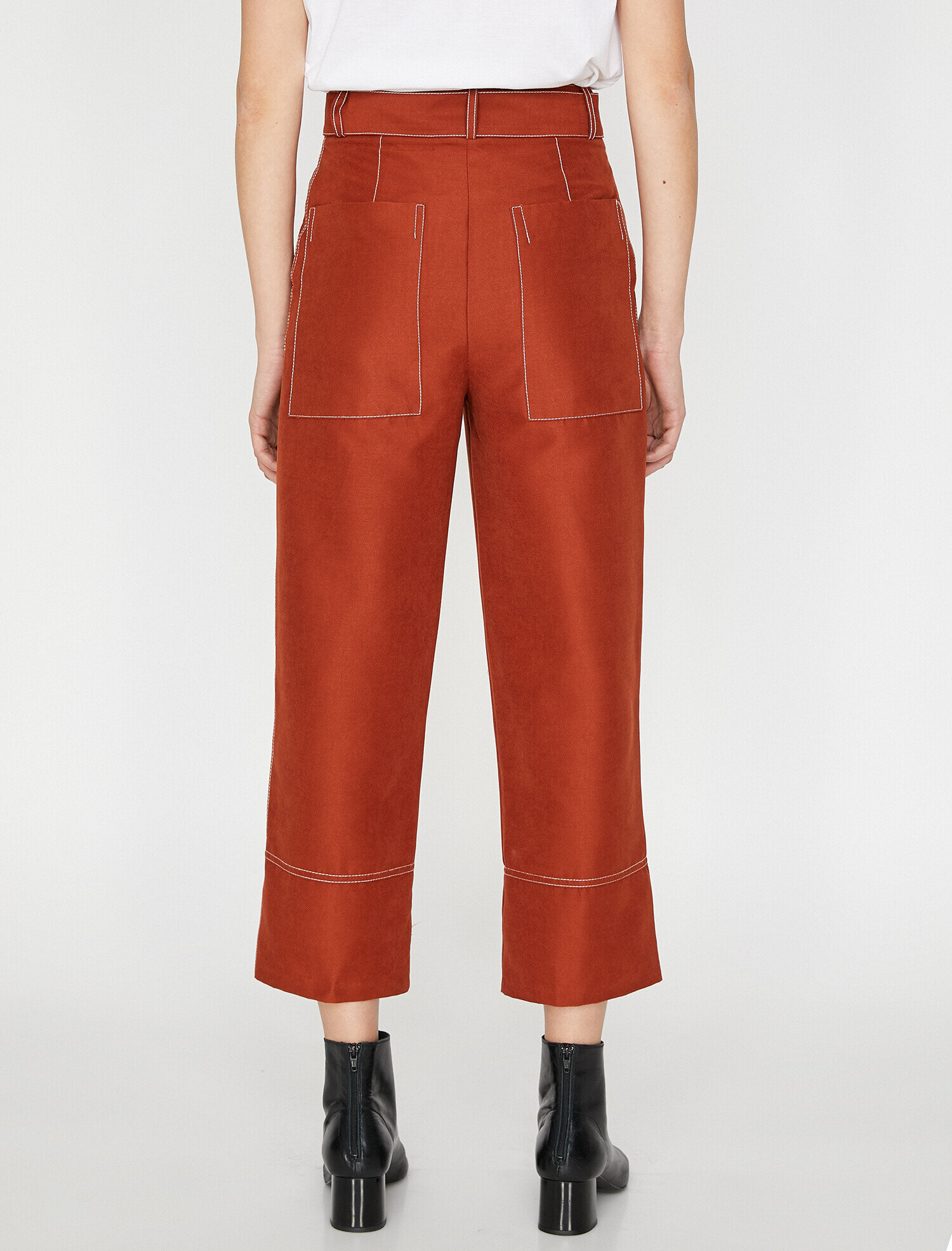   Kemer Detaylı Pantolon