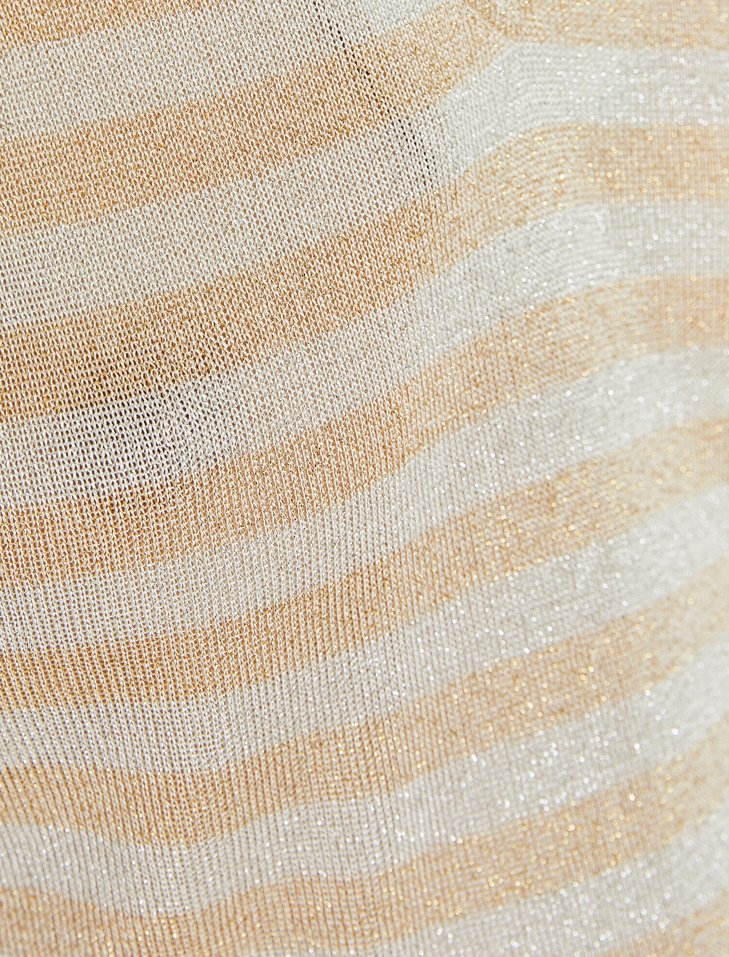   Kısa Kollu V Yaka Çizgili Simli Tişört