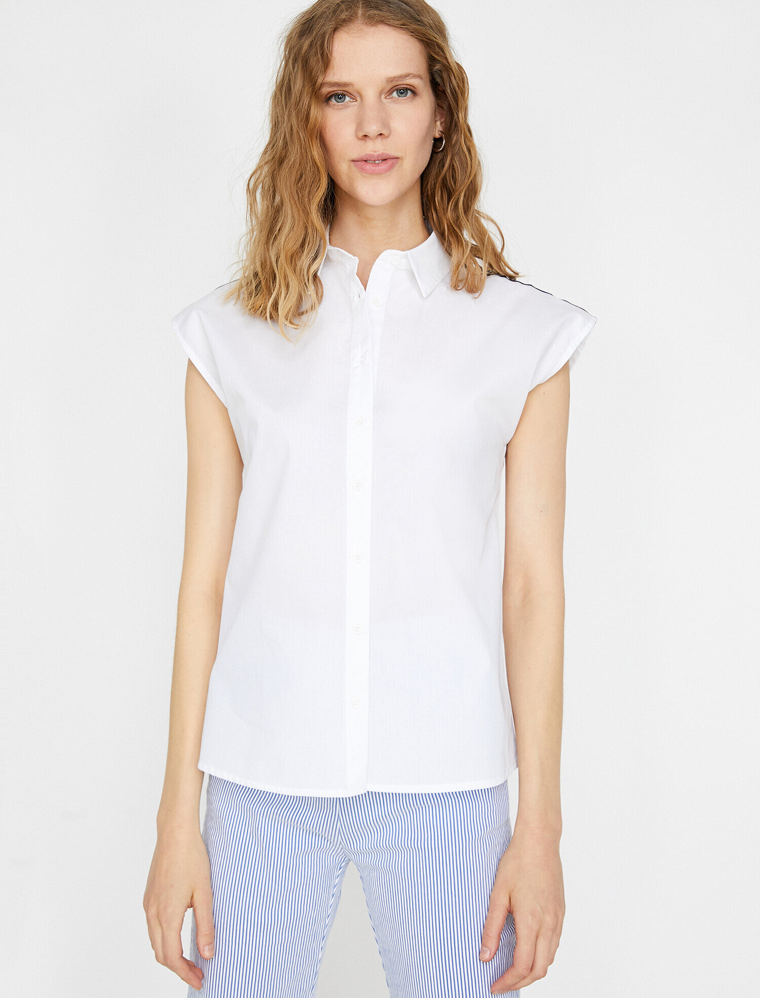   Yazılı Baskılı Gömlek