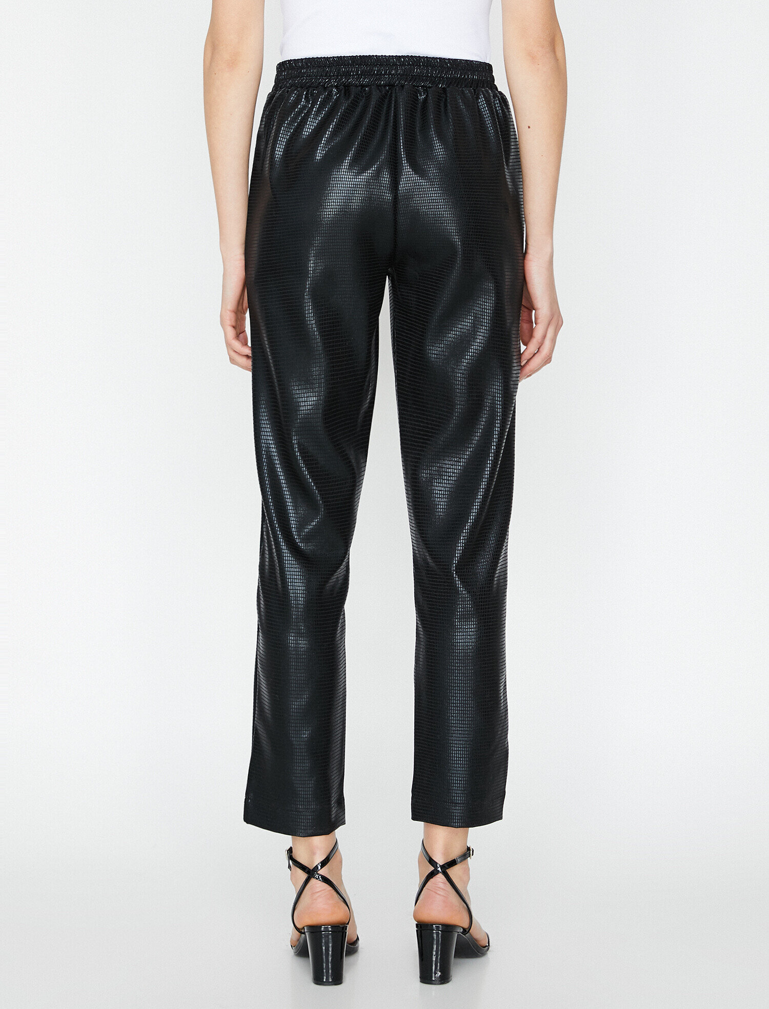   Deri Görünümlü Pantolon