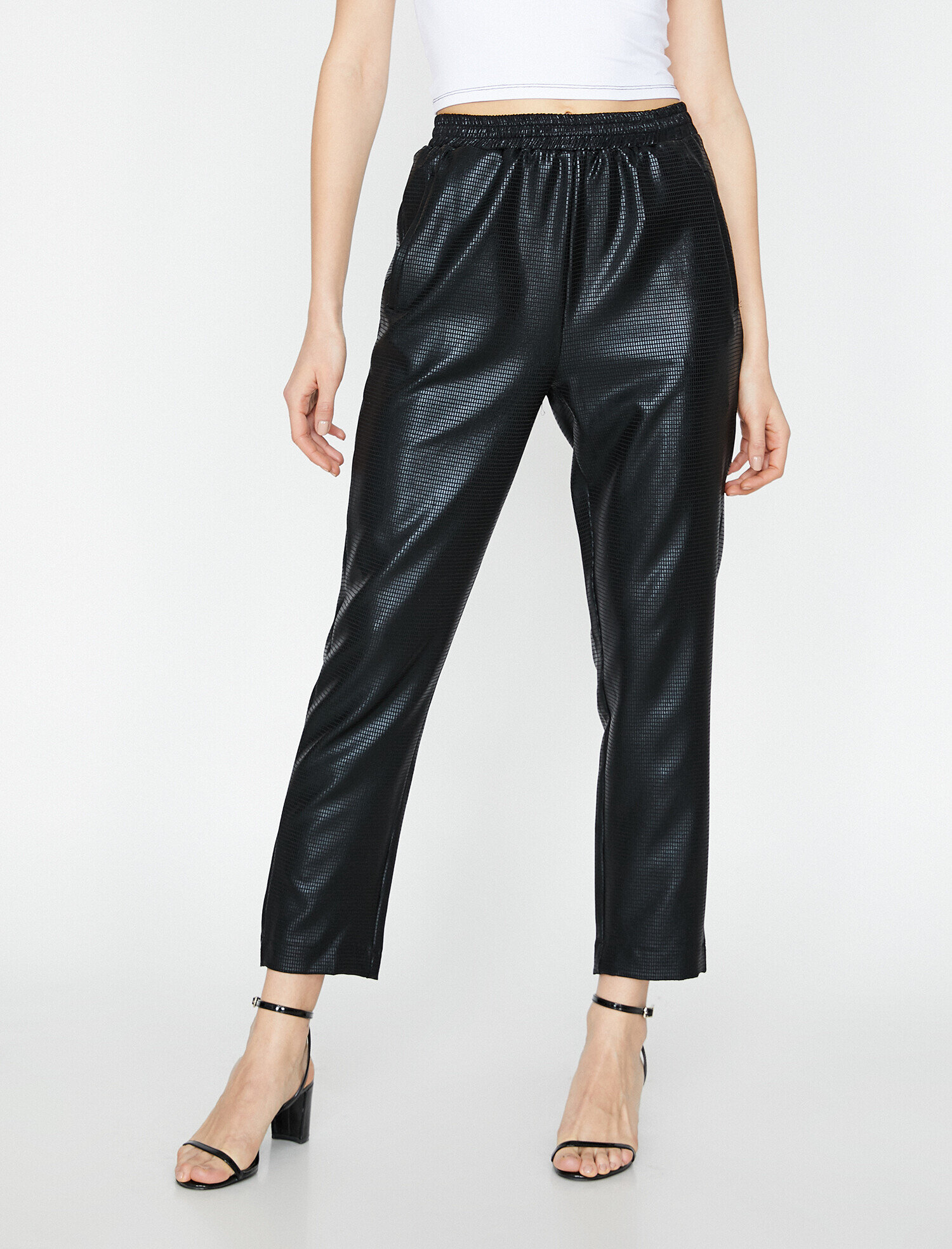   Deri Görünümlü Pantolon