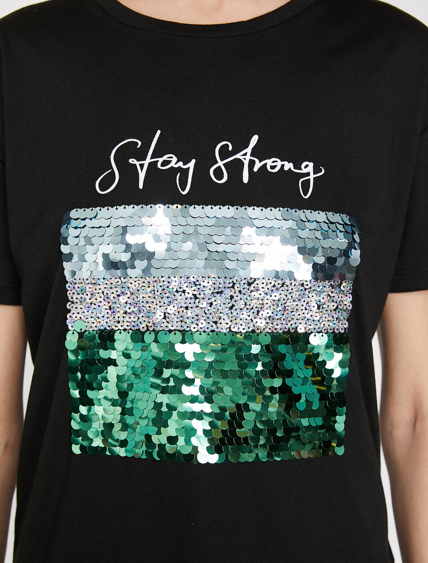   Pul Detaylı Yazı Baskılı Bisiklet Yaka Standart Kalıp Tişört