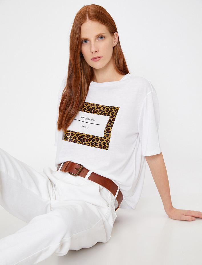  Leopar Detaylı Slogan Baskılı Geniş Kalıp Bisiklet Yaka Tişört