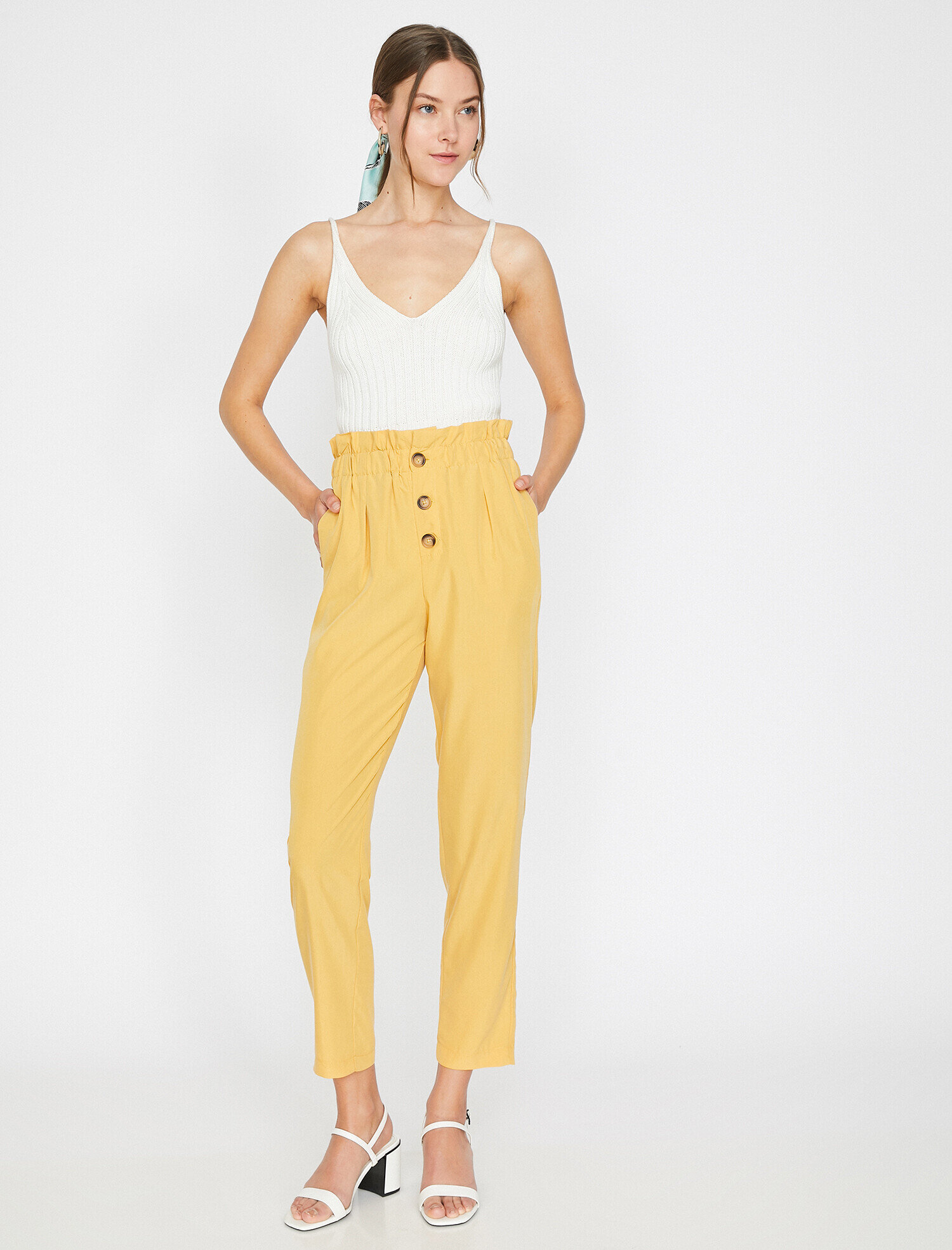   Düğme Detaylı Pantolon