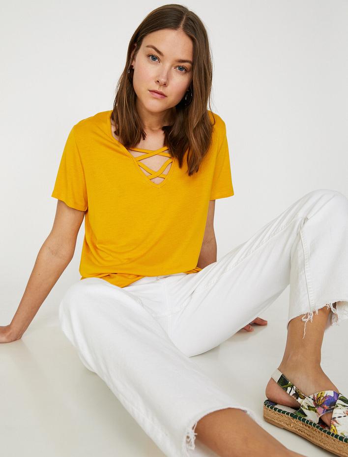  Yaka Detaylı Tişört