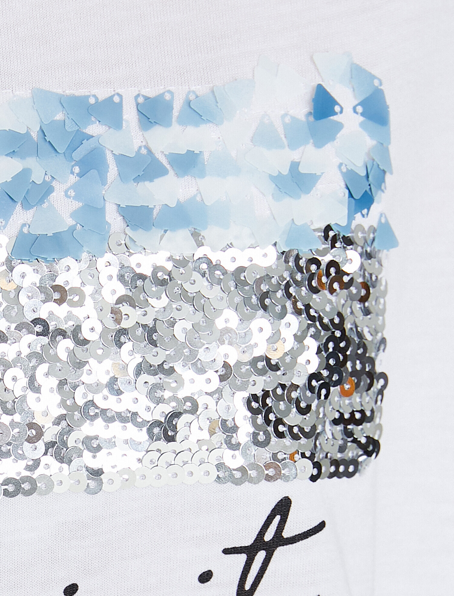   Pul Detaylı Tişört