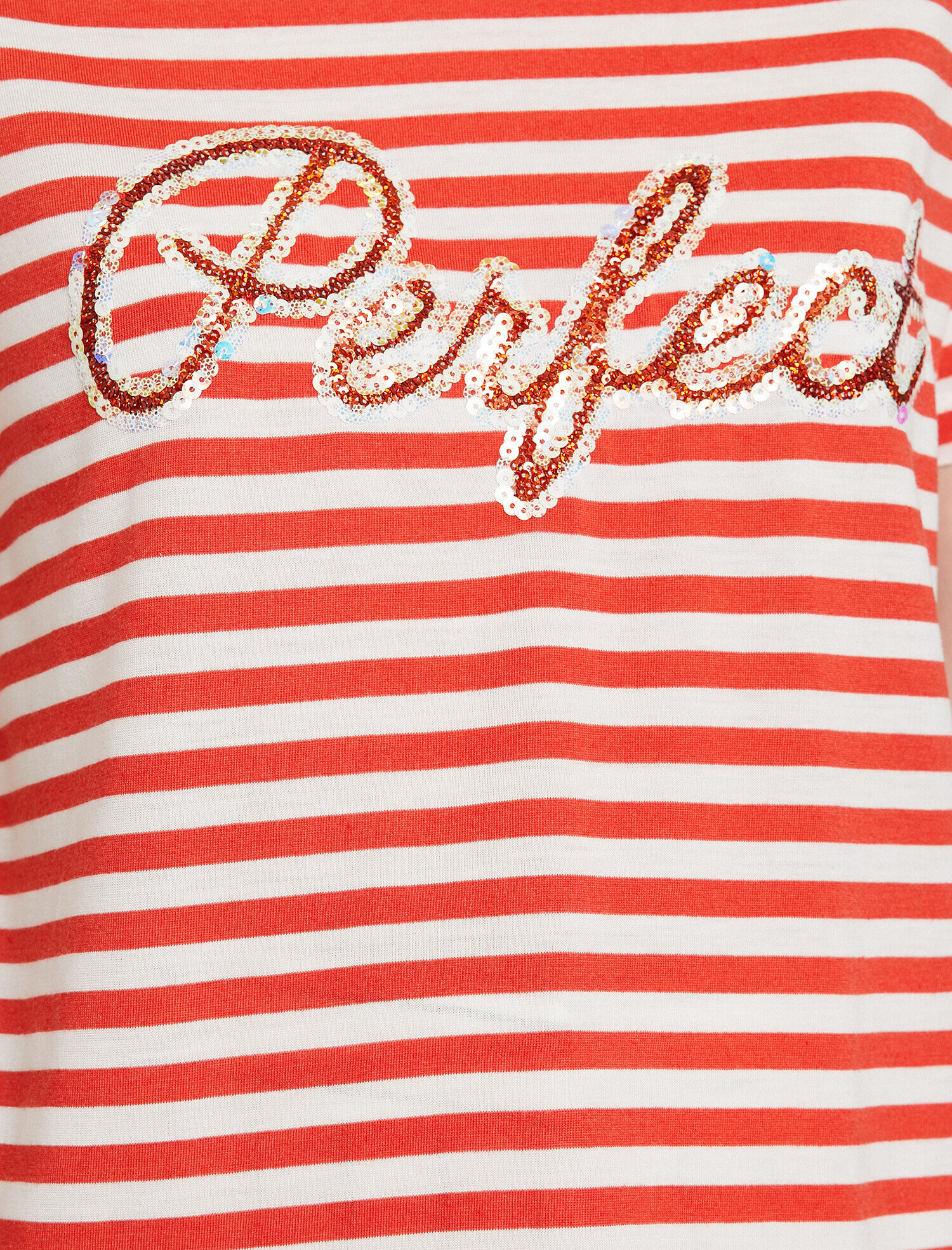   Pul Detaylı Tişört