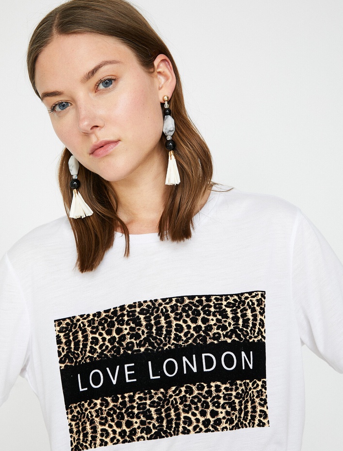  Leopar Desenli Baskılı Bisiklet Yaka Standart Kalıp Tişört