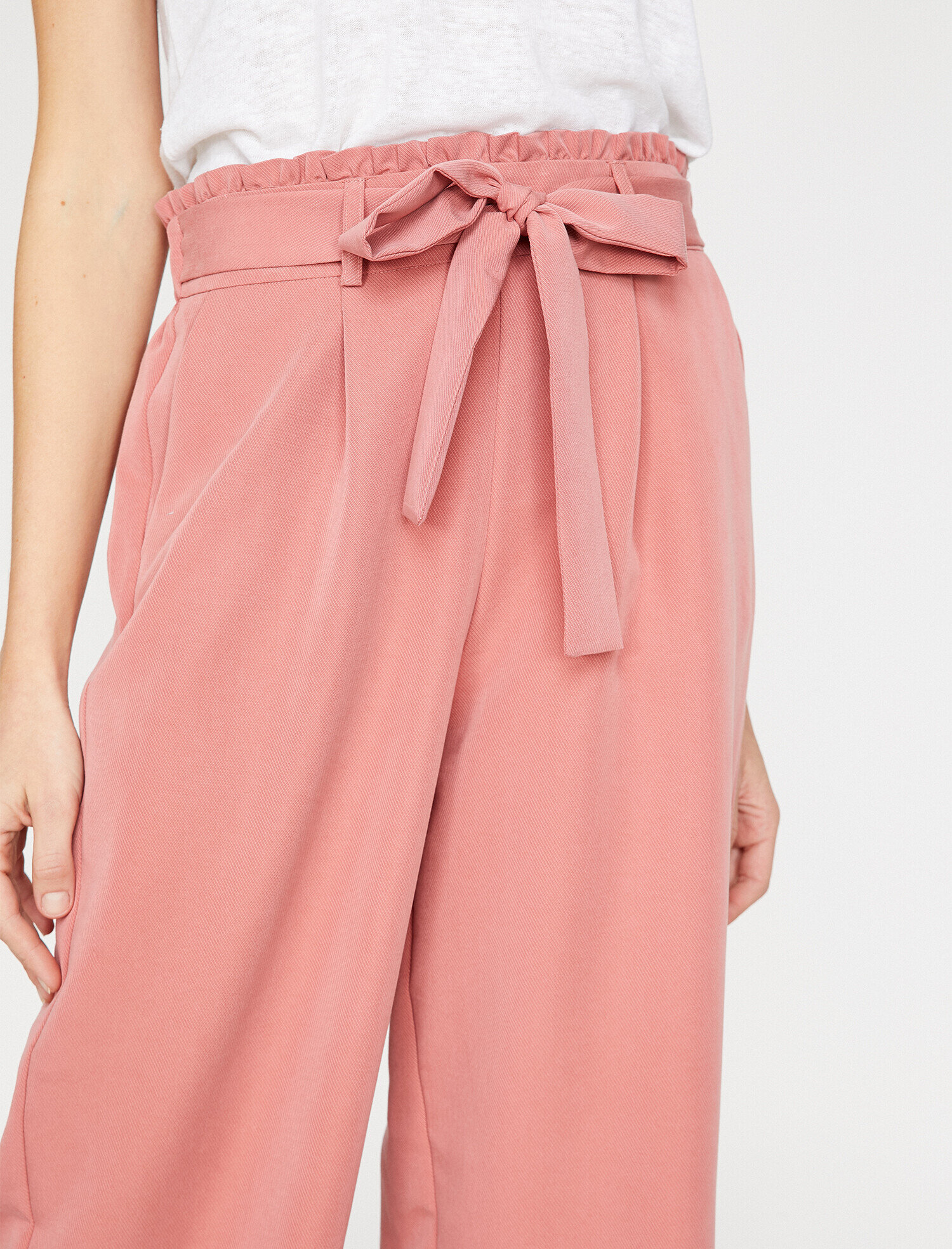   Beli Bağlamalı Pantolon