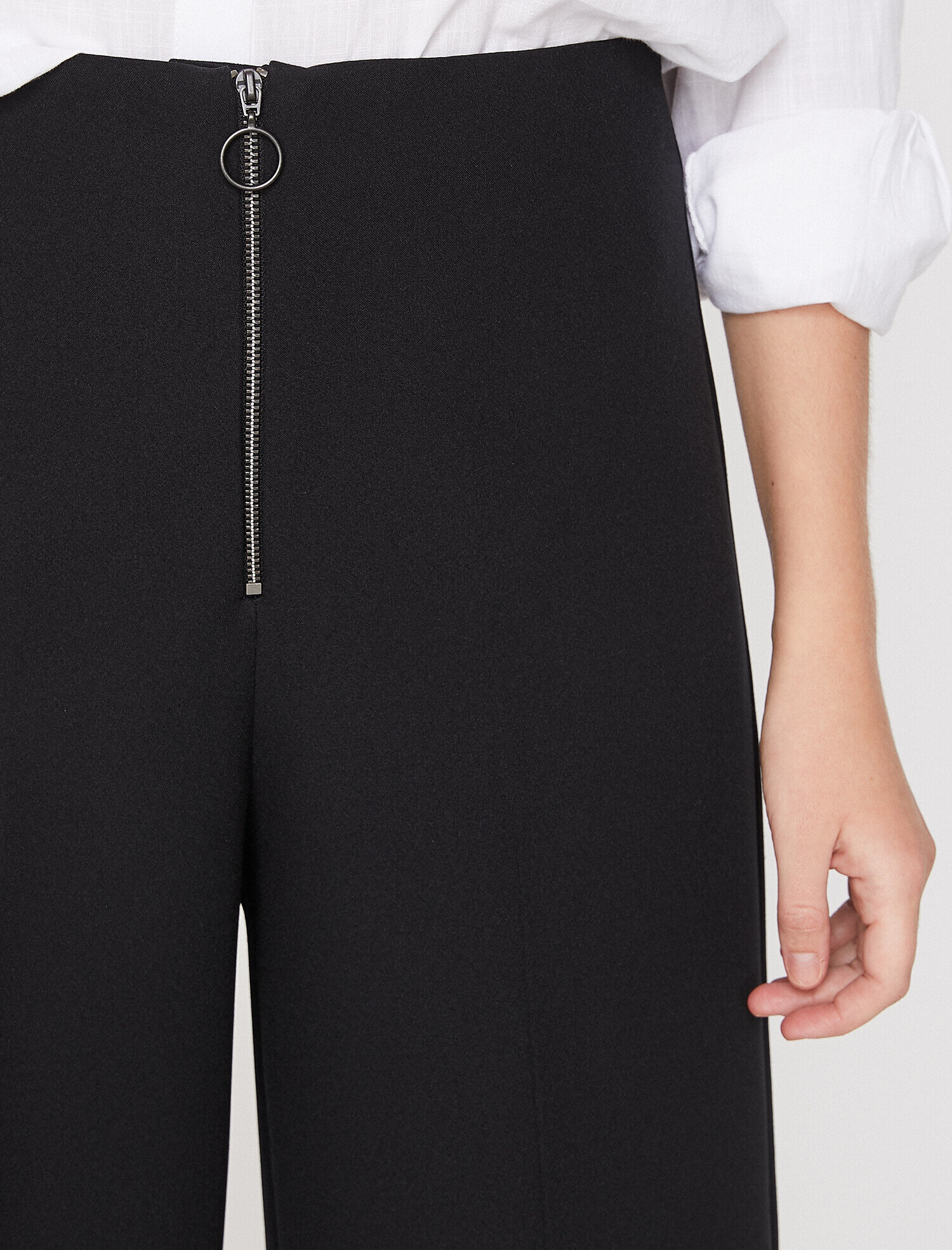   Fermuar Detaylı Pantolon